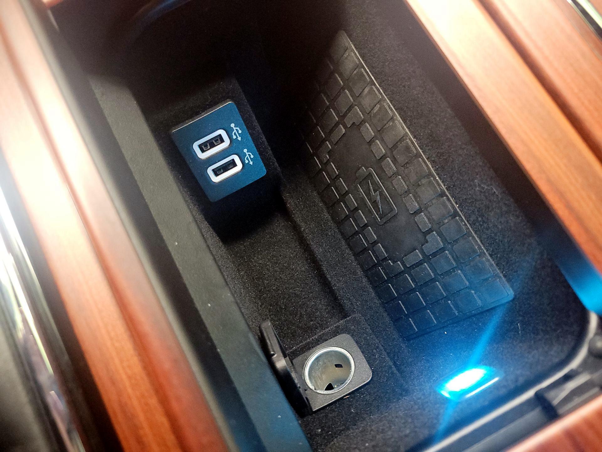 Thumbnail: 2018 Lincoln Navigator - 19