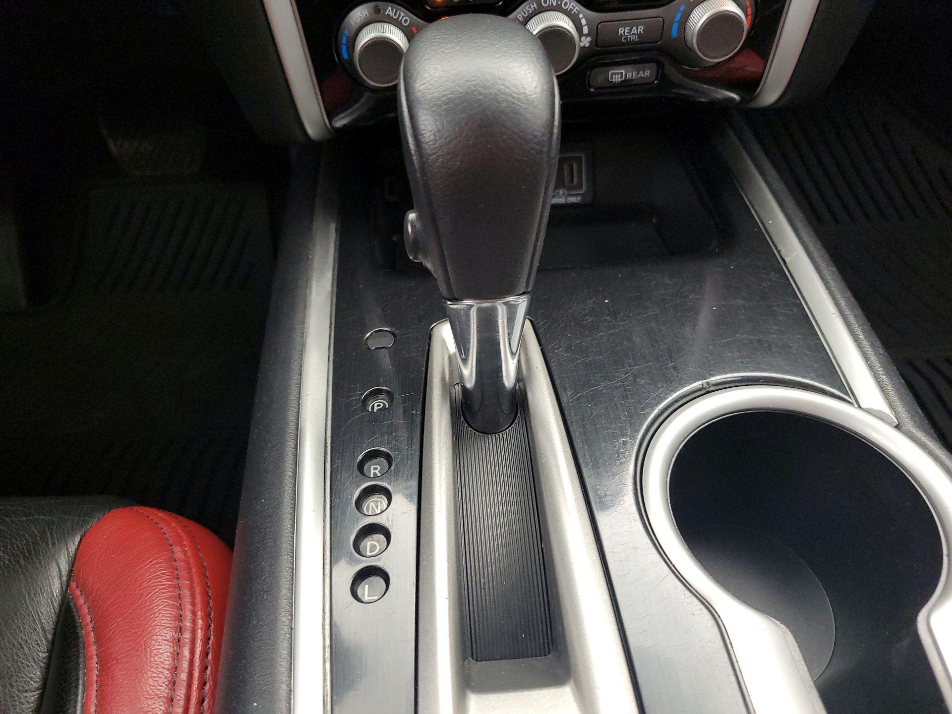 Thumbnail: 2019 Nissan Pathfinder - 17