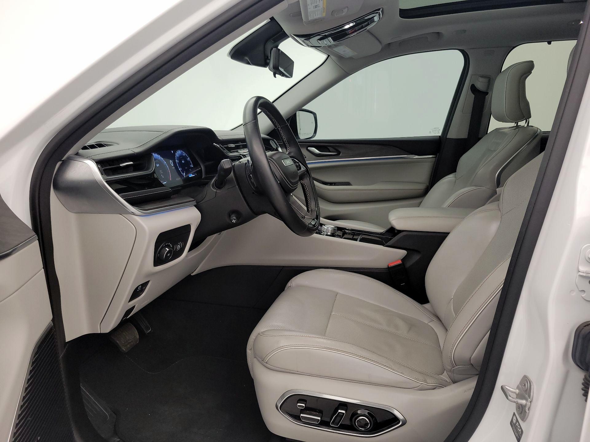 Thumbnail: 2022 Jeep Grand Cherokee - 11