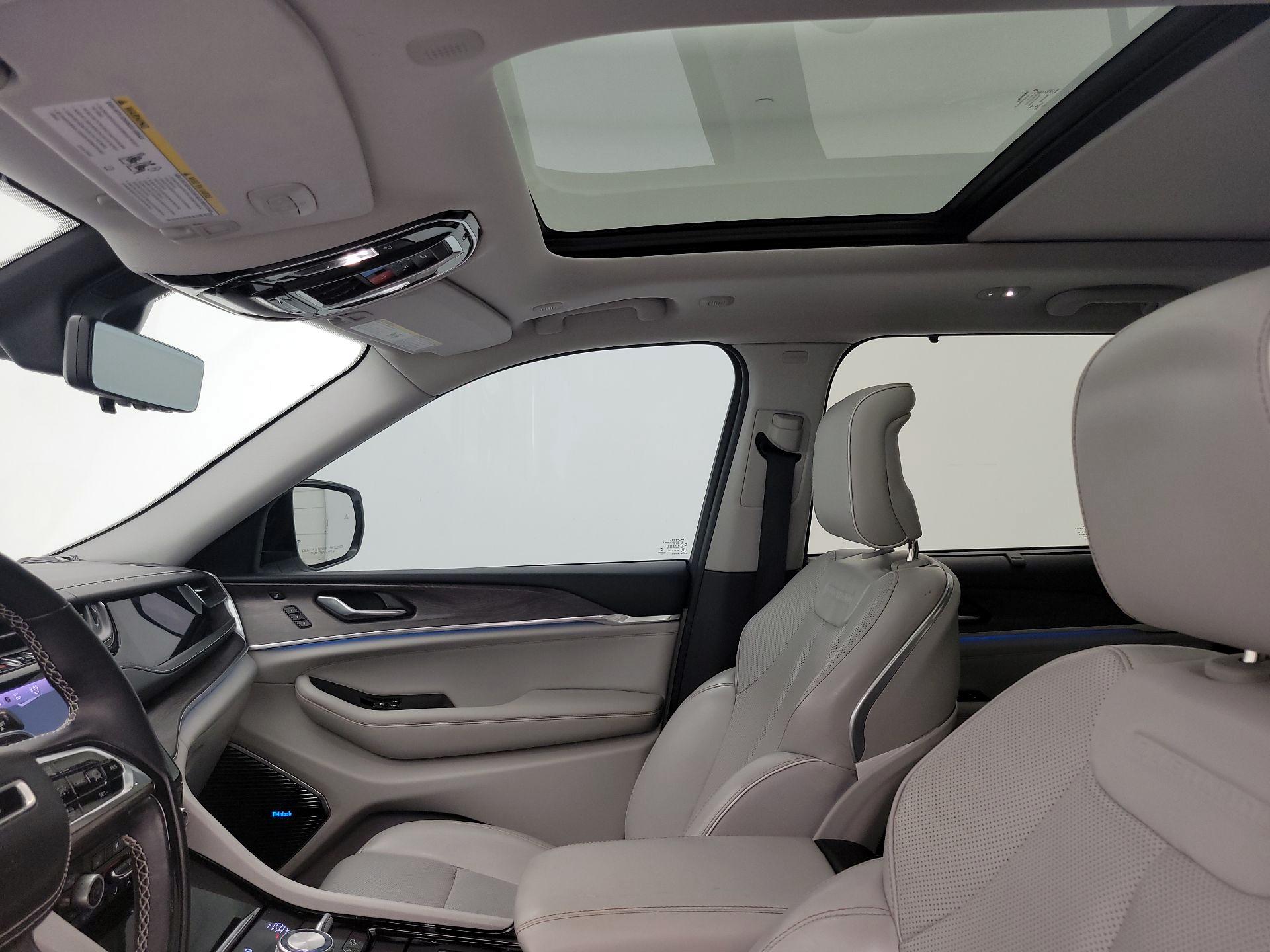 Thumbnail: 2022 Jeep Grand Cherokee - 20