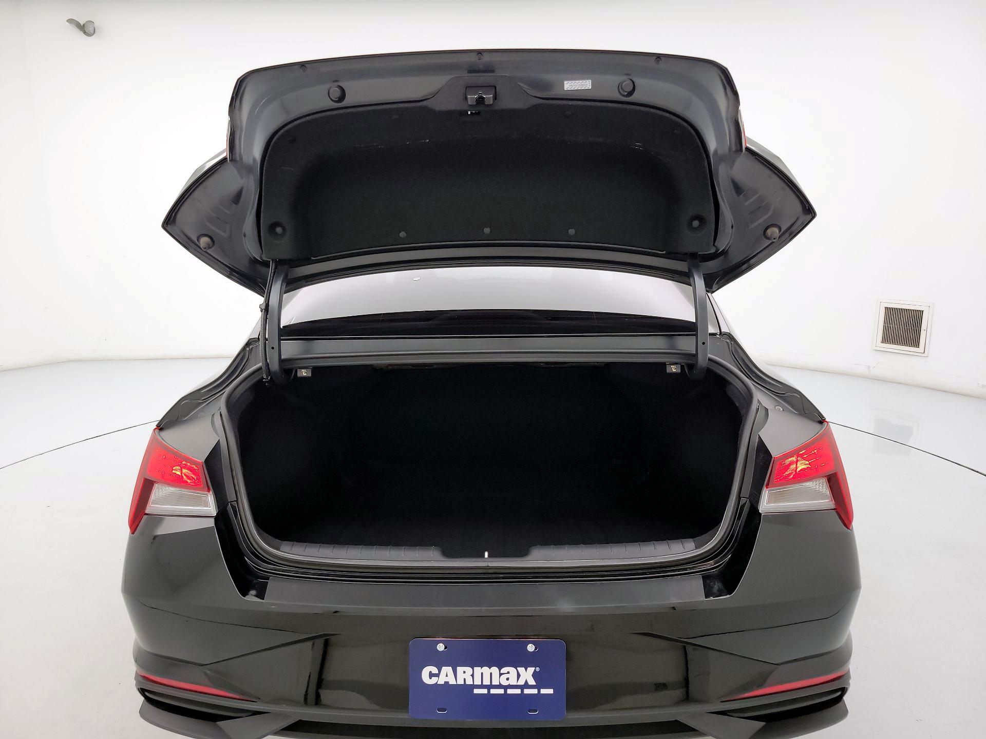 Thumbnail: 2023 Hyundai Elantra - 20