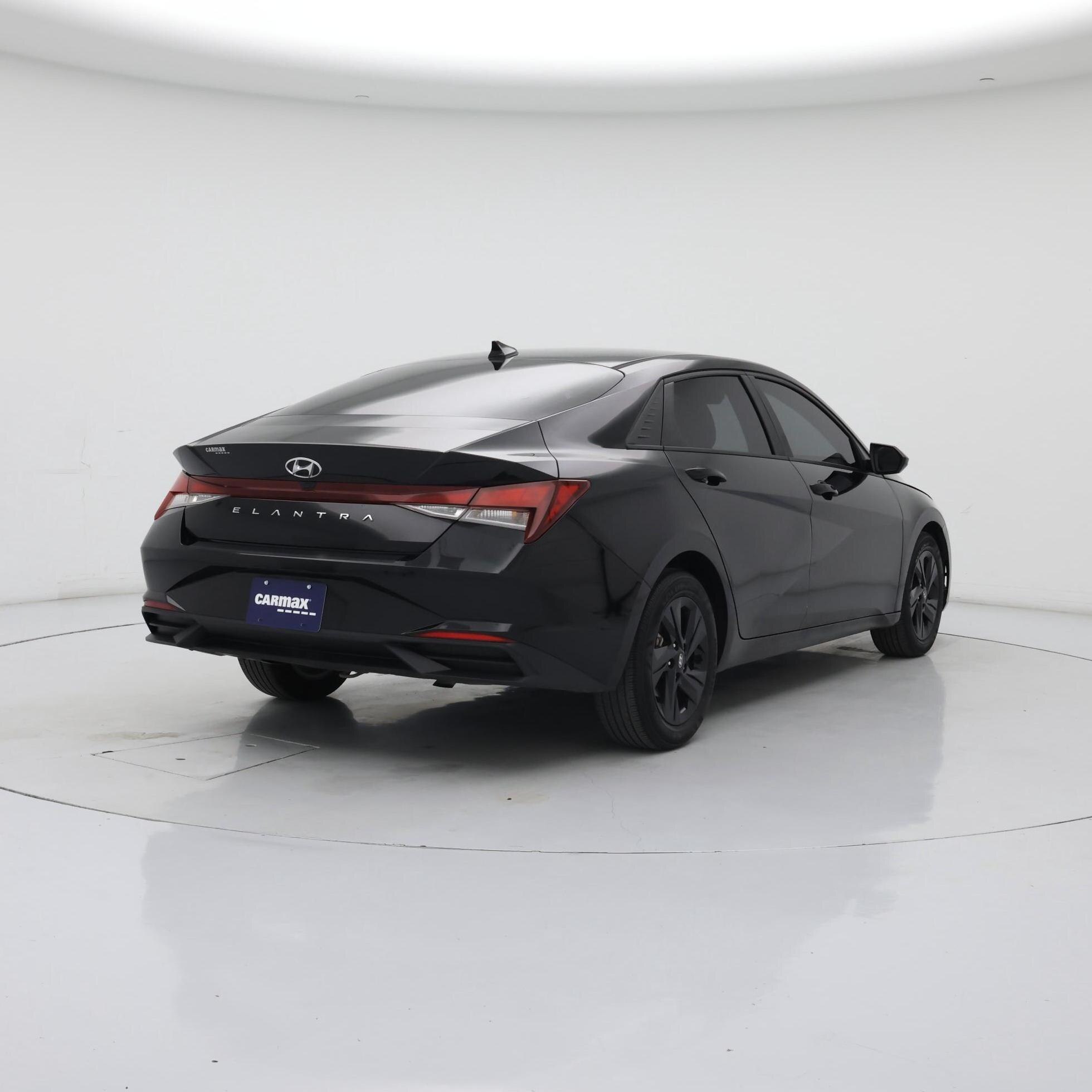 Thumbnail: 2023 Hyundai Elantra - 8