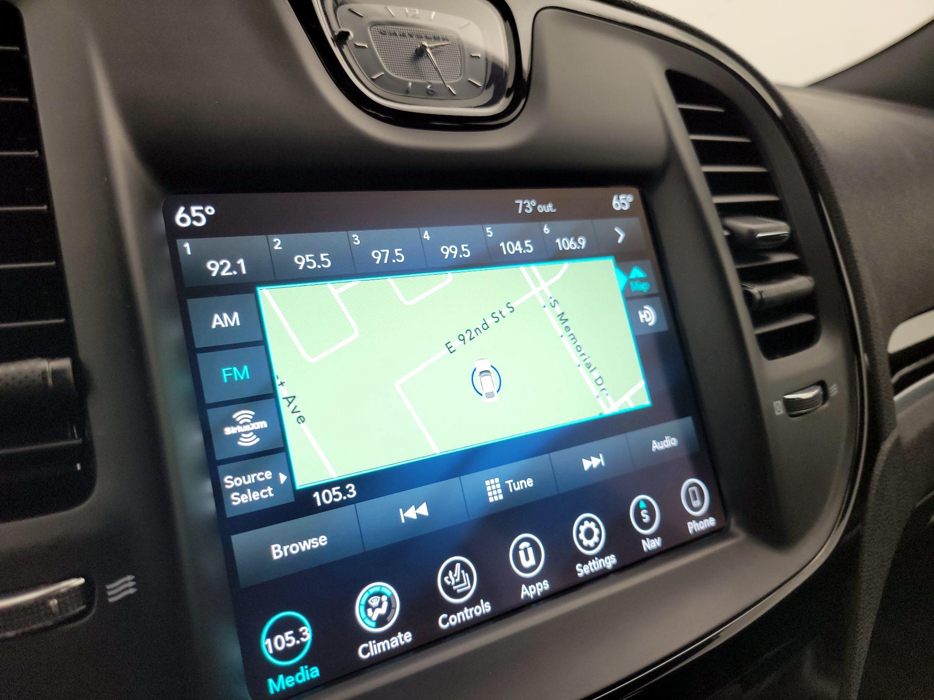 Thumbnail: 2023 Chrysler 300 - 14