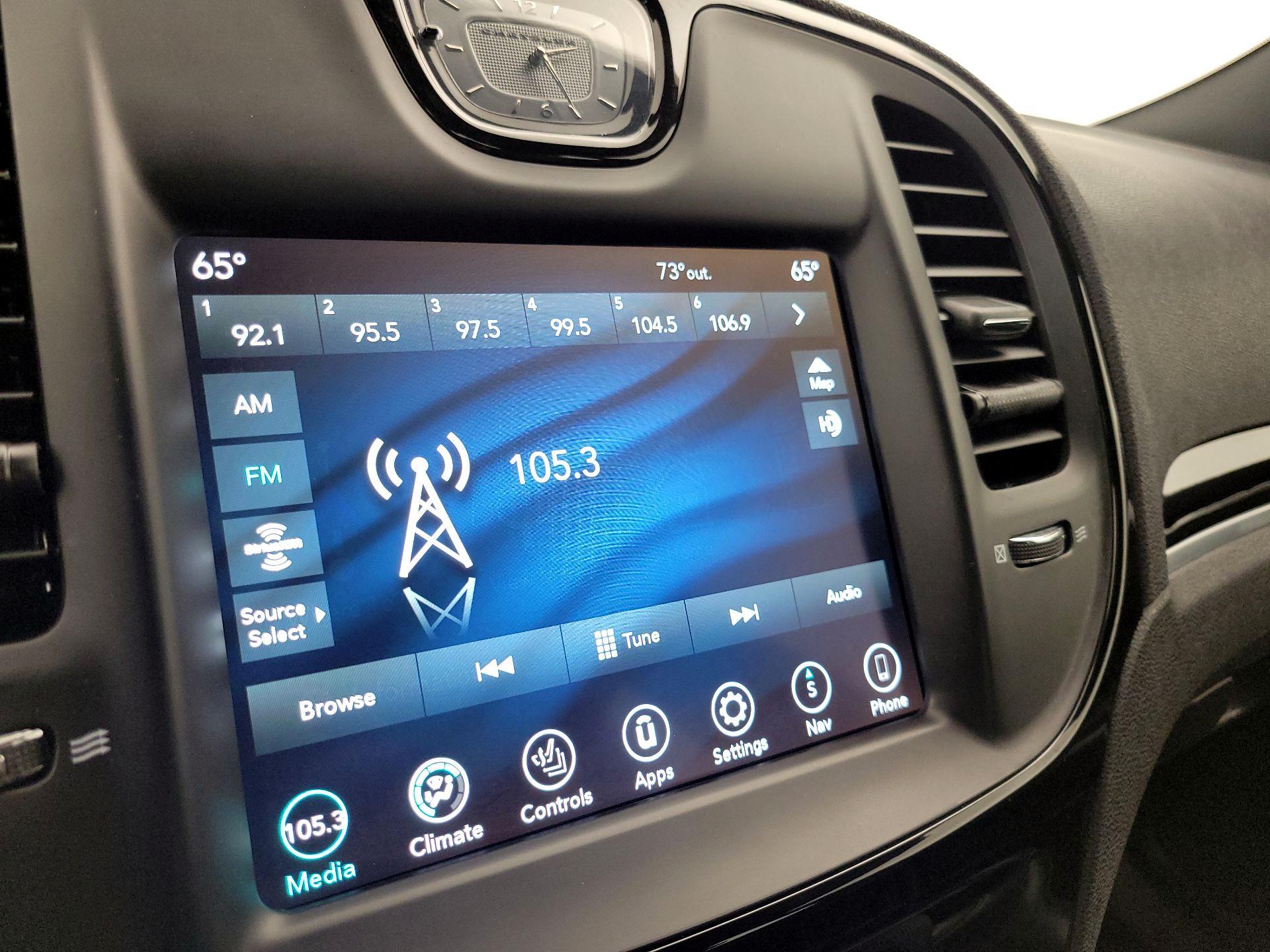 Thumbnail: 2023 Chrysler 300 - 16