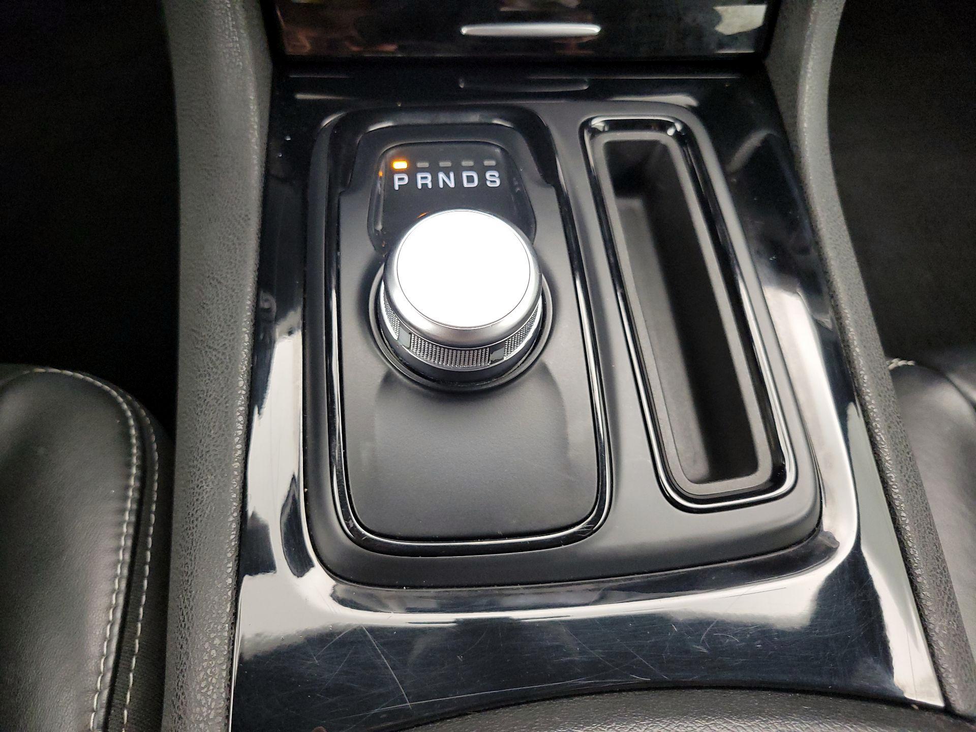 Thumbnail: 2023 Chrysler 300 - 18