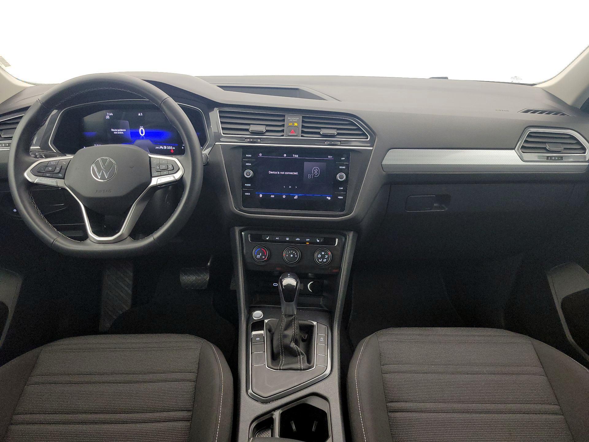 Thumbnail: 2024 Volkswagen Tiguan - 9