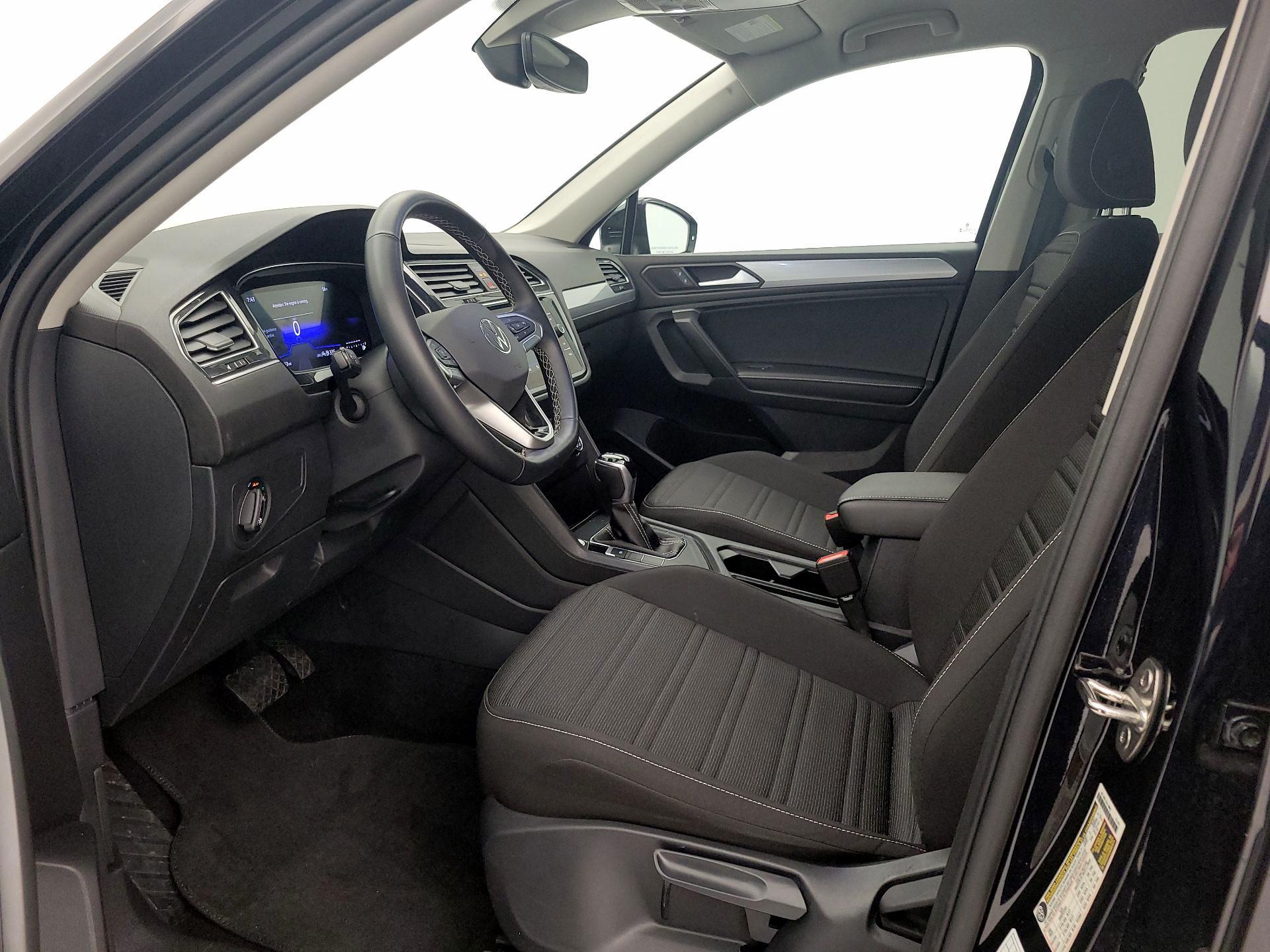 Thumbnail: 2024 Volkswagen Tiguan - 11