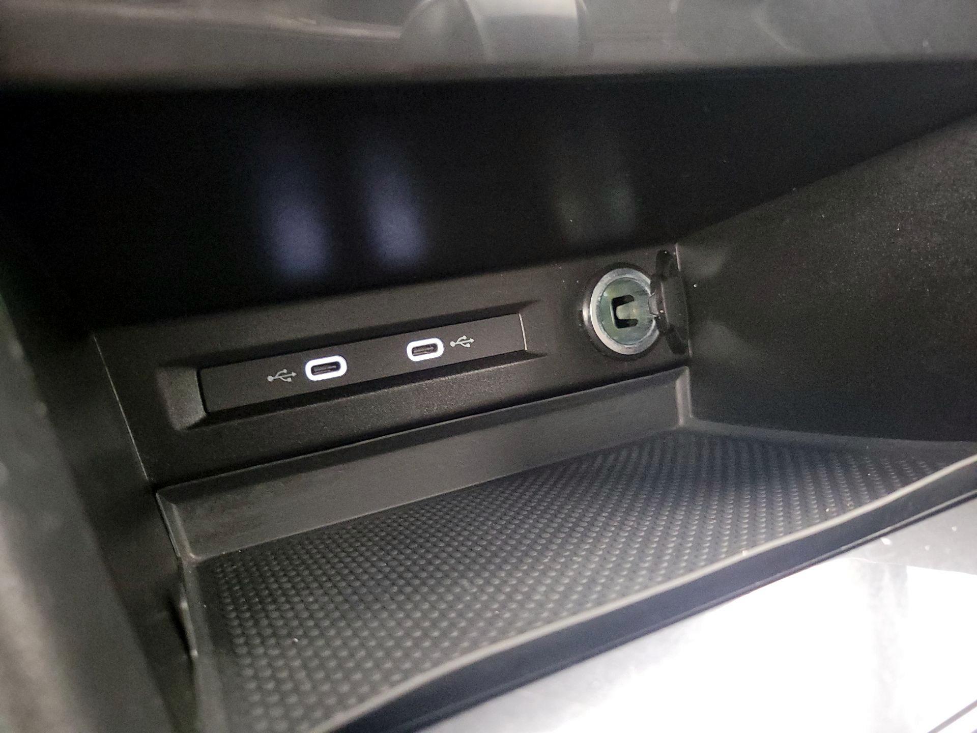 Thumbnail: 2024 Volkswagen Tiguan - 18