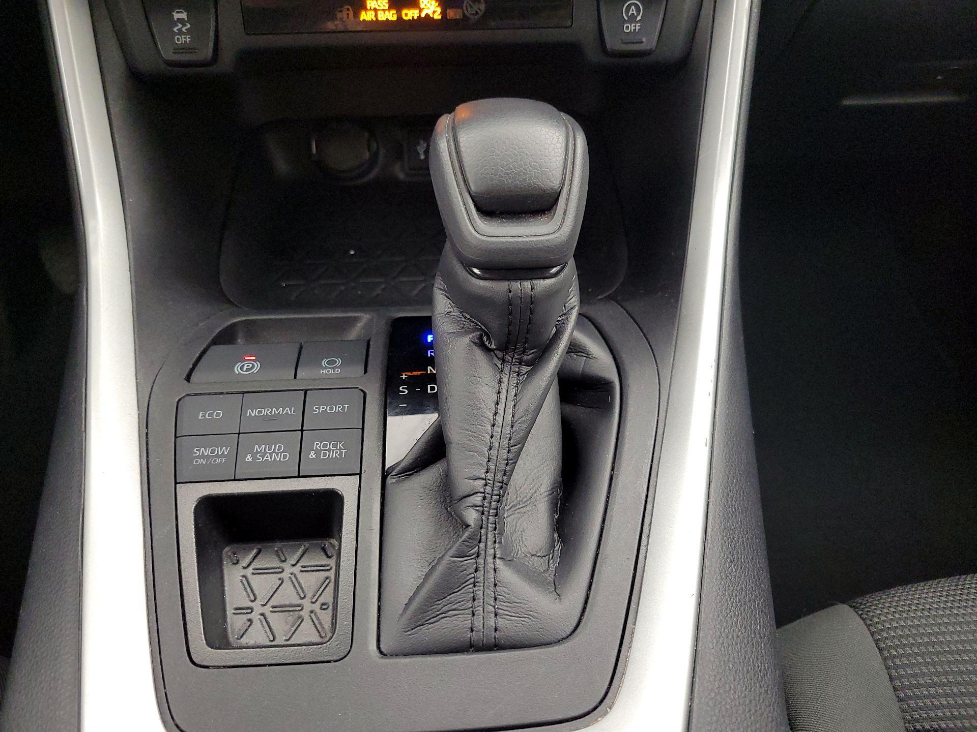 Thumbnail: 2024 Toyota RAV4 - 18