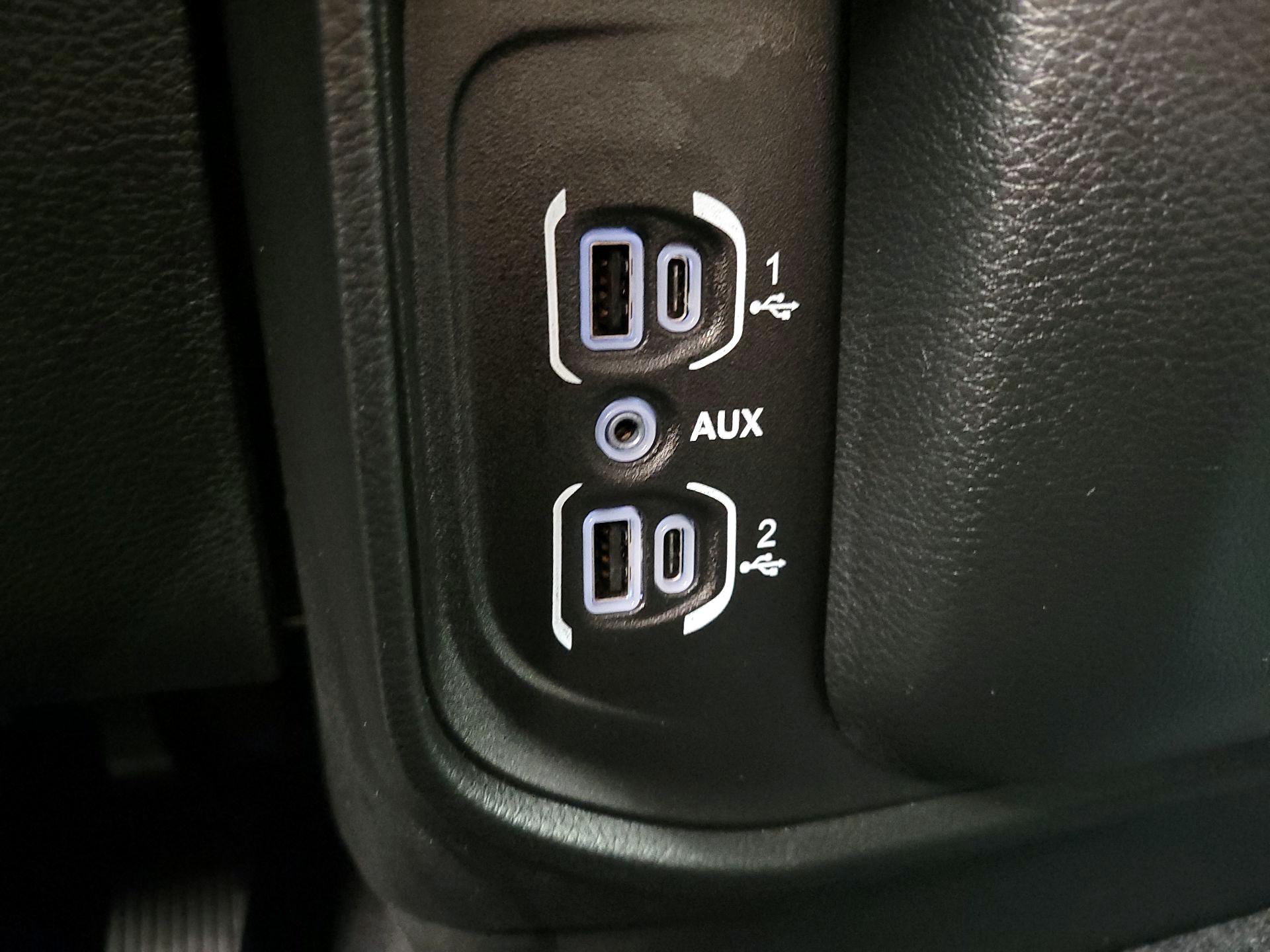 Thumbnail: 2025 RAM 1500 - 18