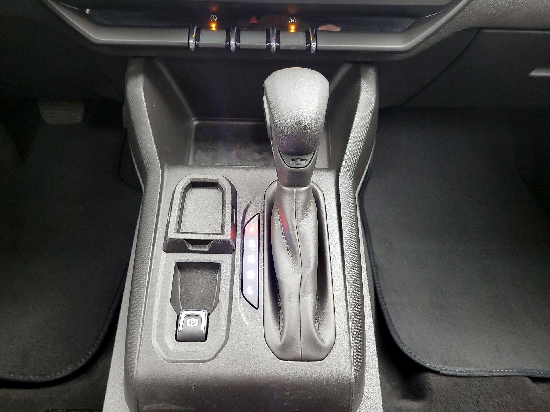 Thumbnail: 2023 Chevrolet Colorado - 16