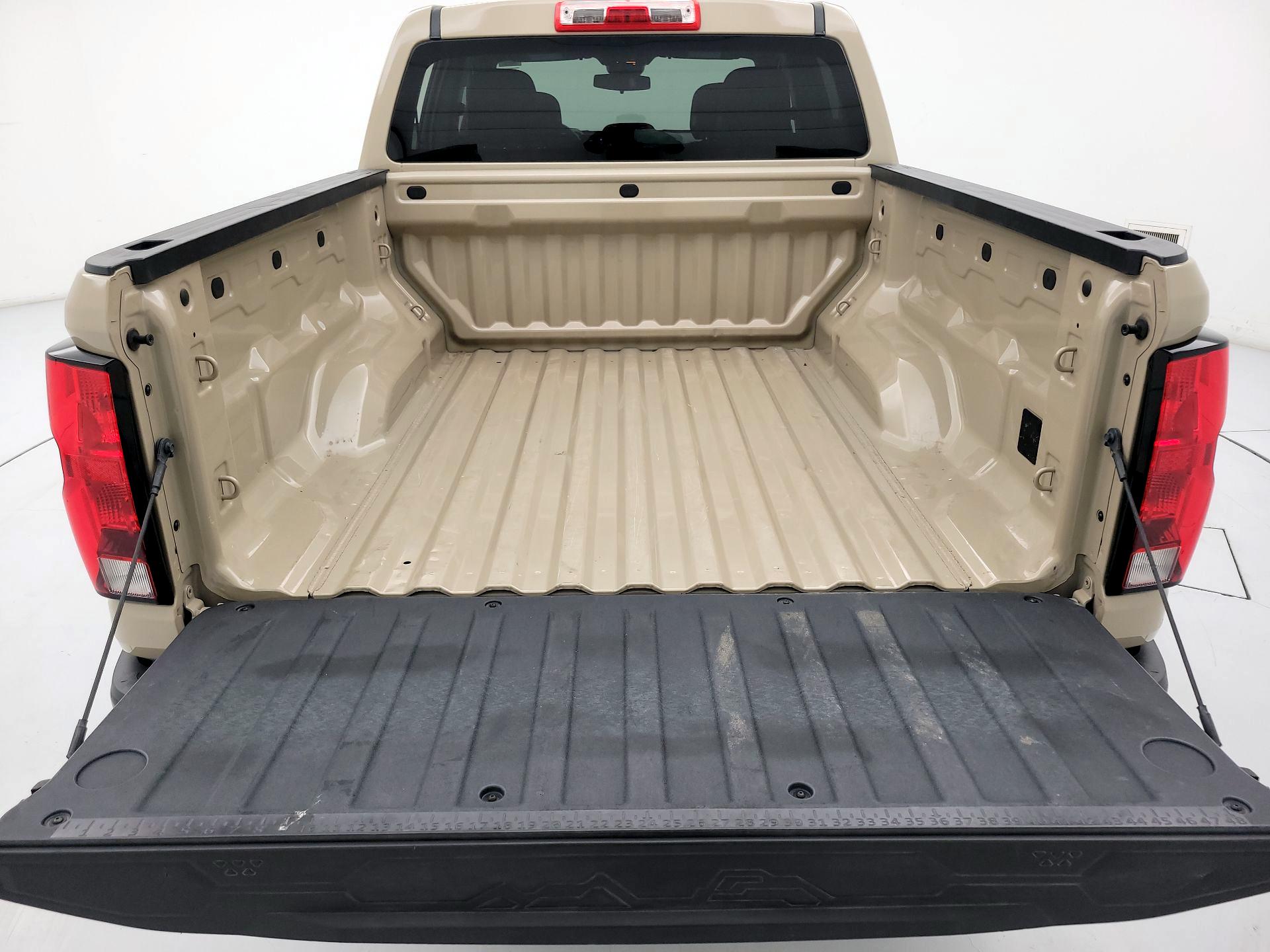 Thumbnail: 2023 Chevrolet Colorado - 19