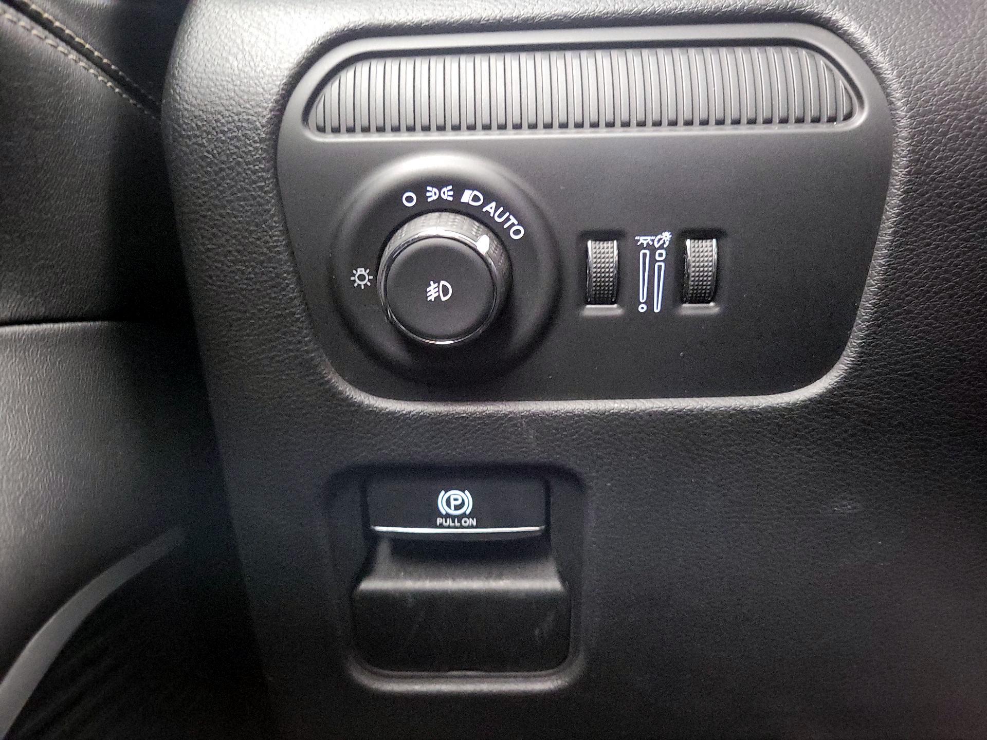 Thumbnail: 2025 Jeep Wagoneer - 13