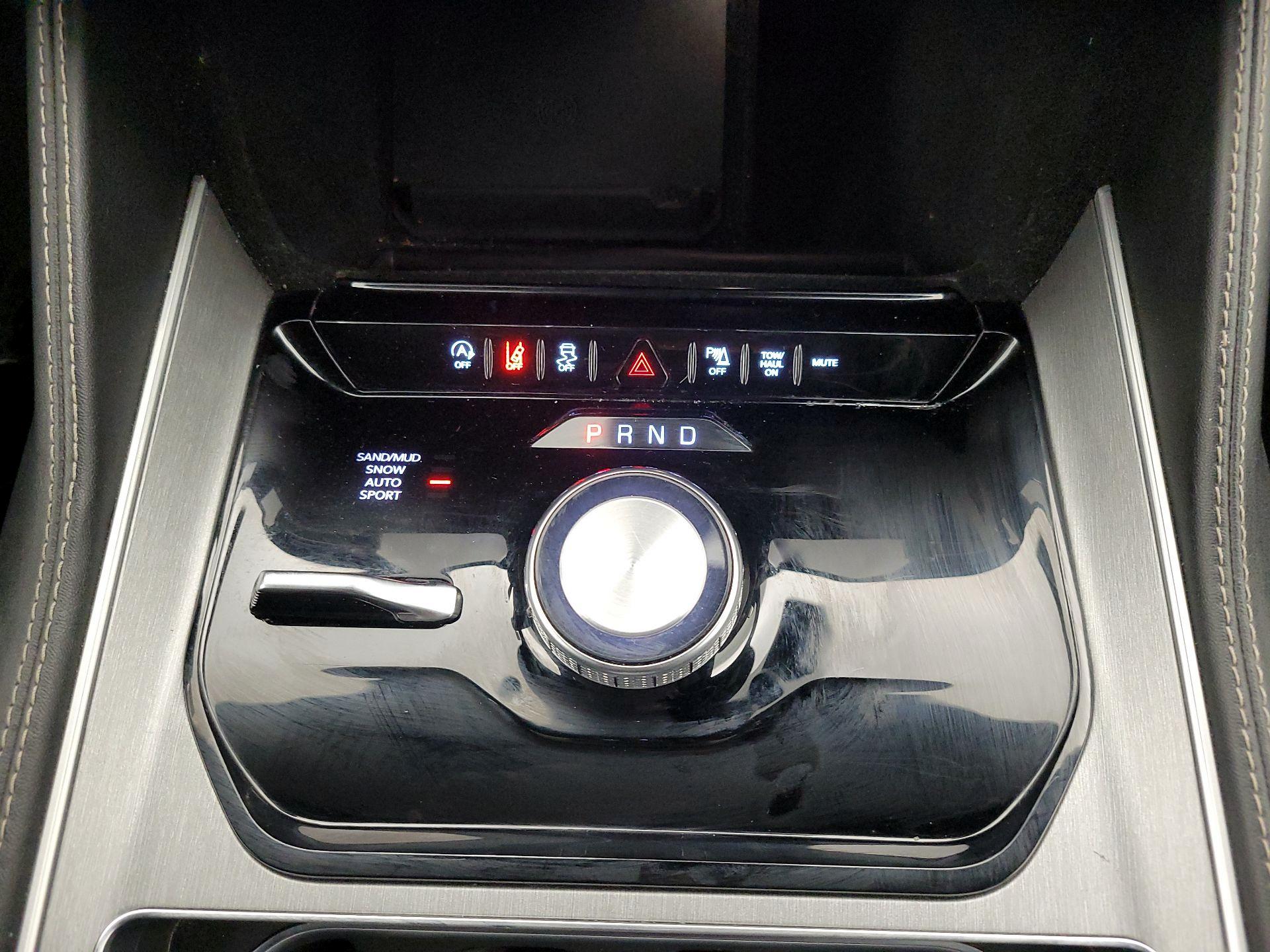 Thumbnail: 2025 Jeep Wagoneer - 18