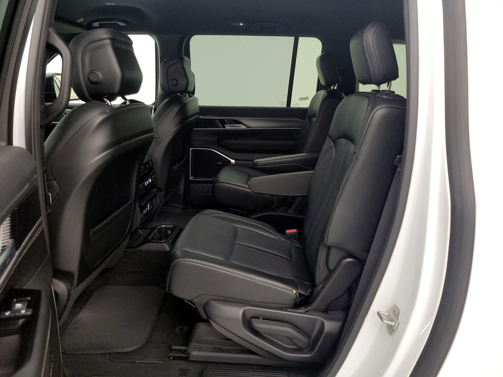 Thumbnail: 2025 Jeep Wagoneer - 20