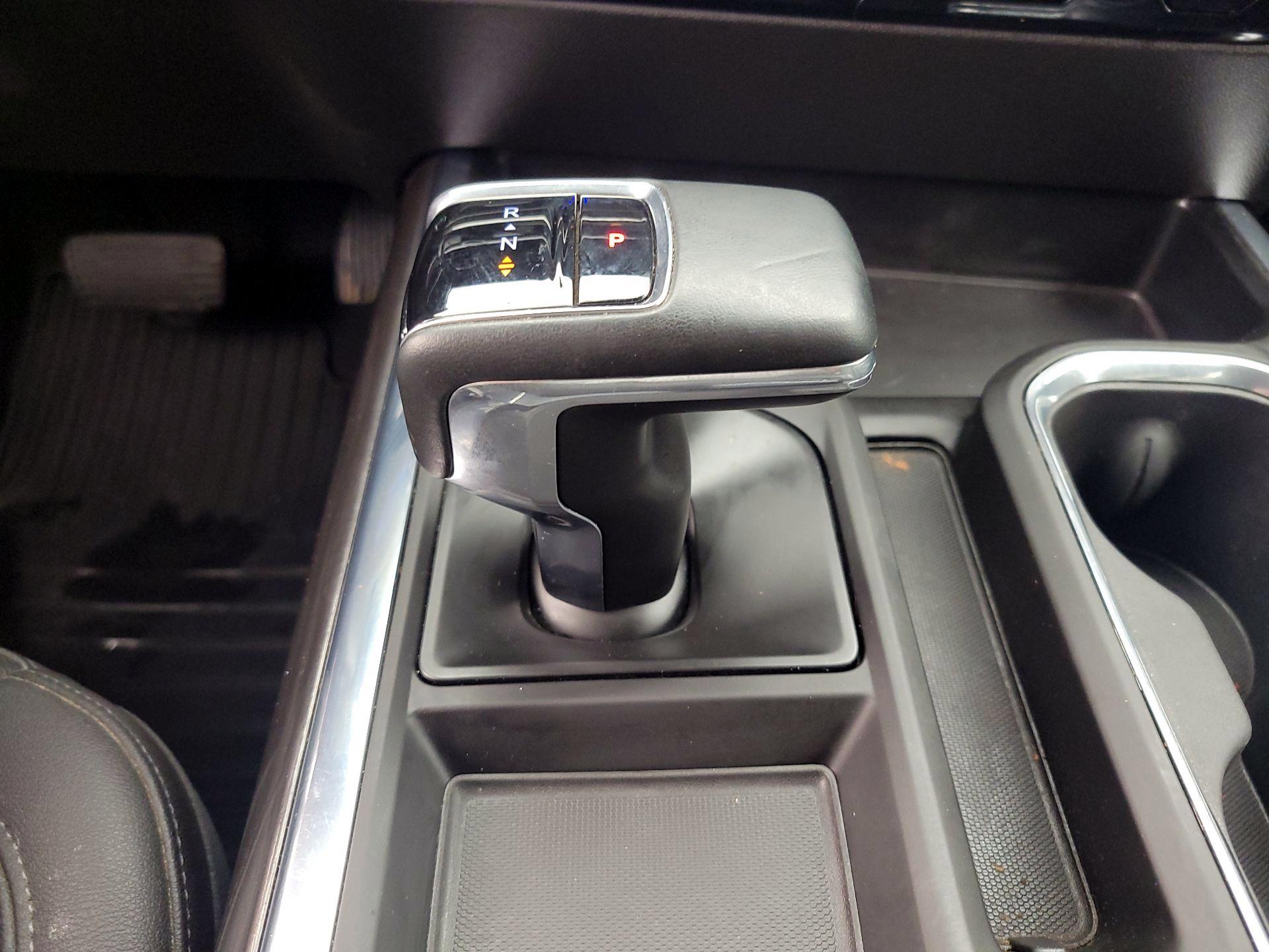 Thumbnail: 2024 Chevrolet Silverado 1500 - 17