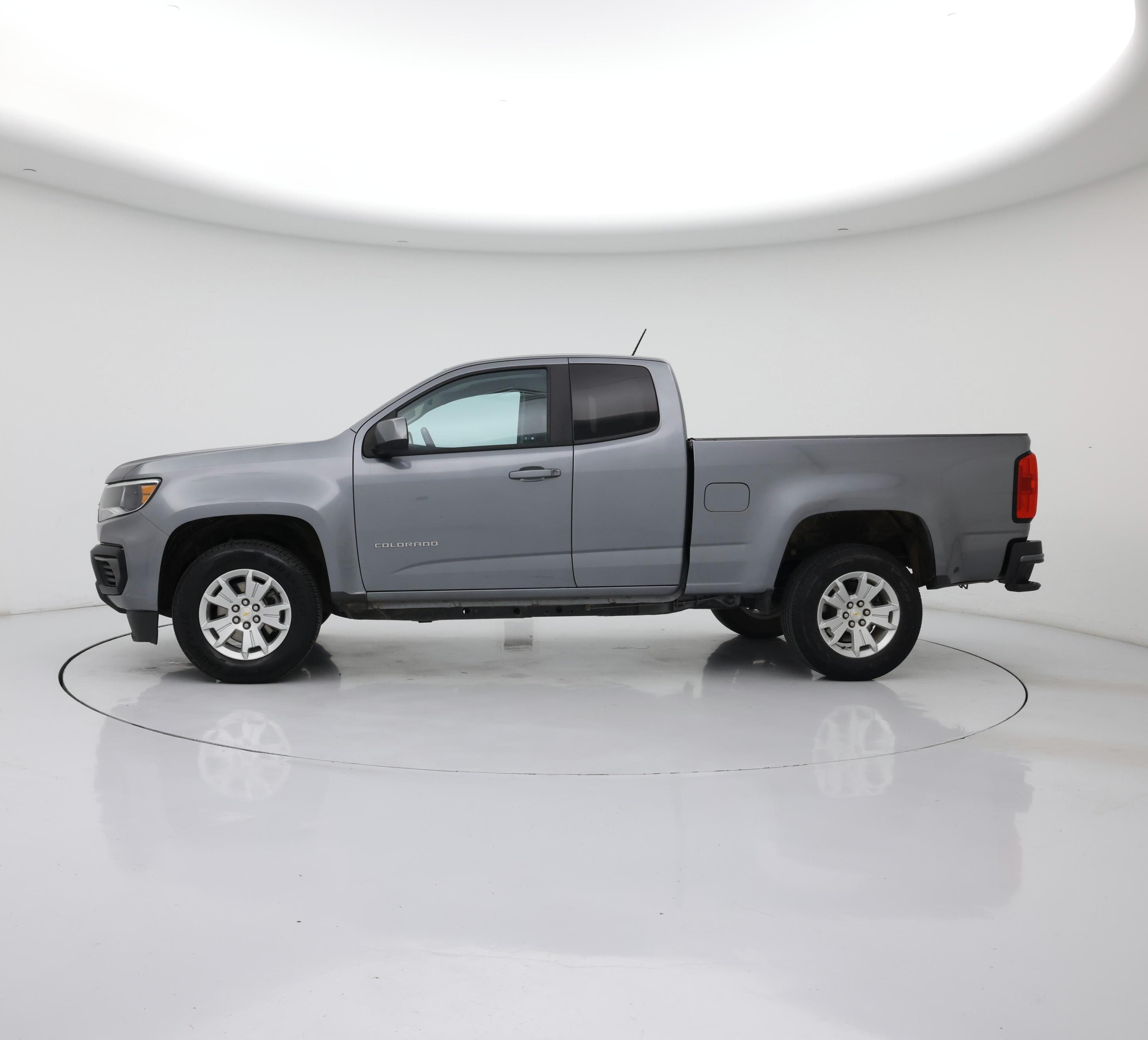 Thumbnail: 2021 Chevrolet Colorado - 3