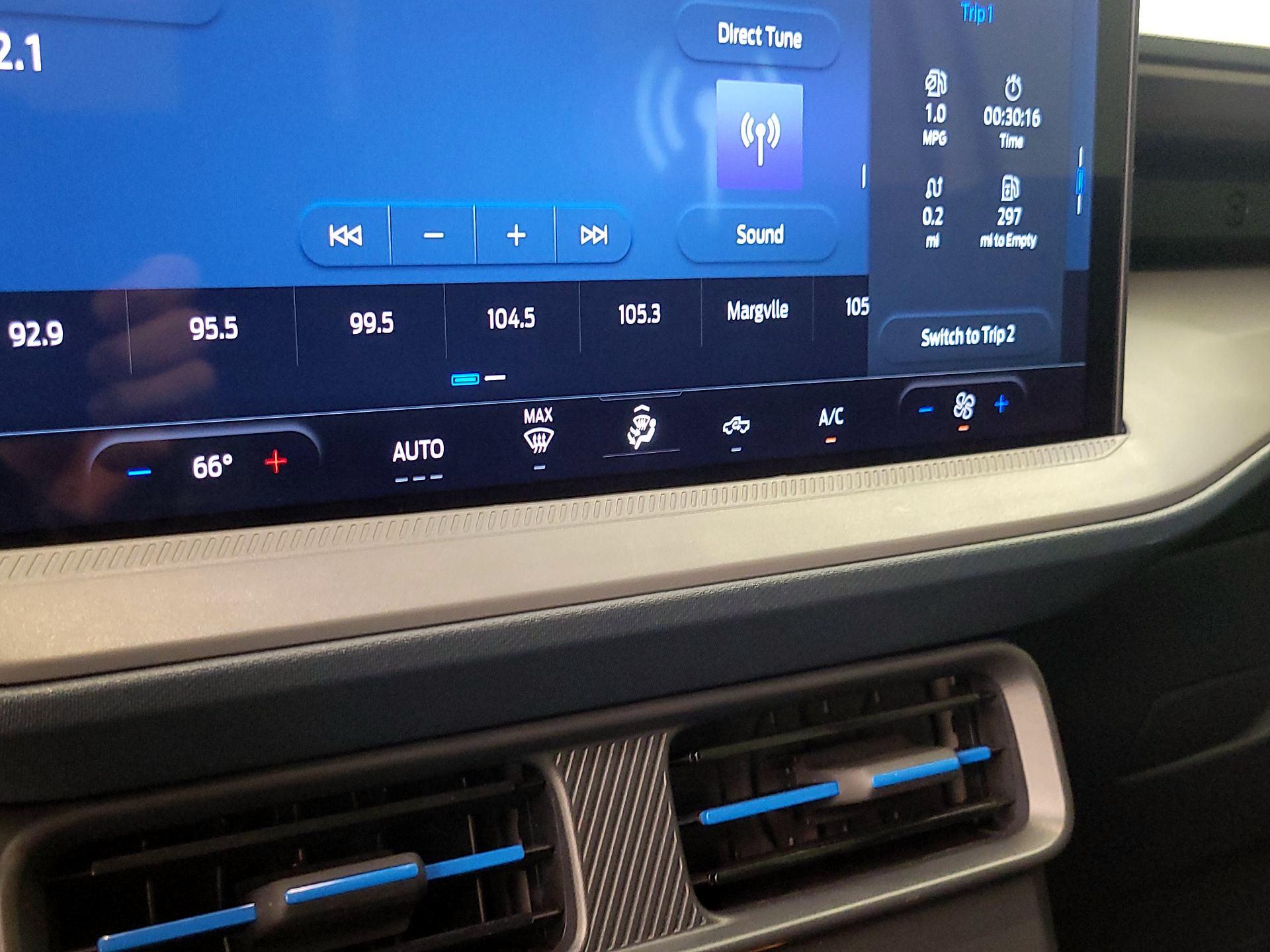 Thumbnail: 2025 Ford Maverick - 16