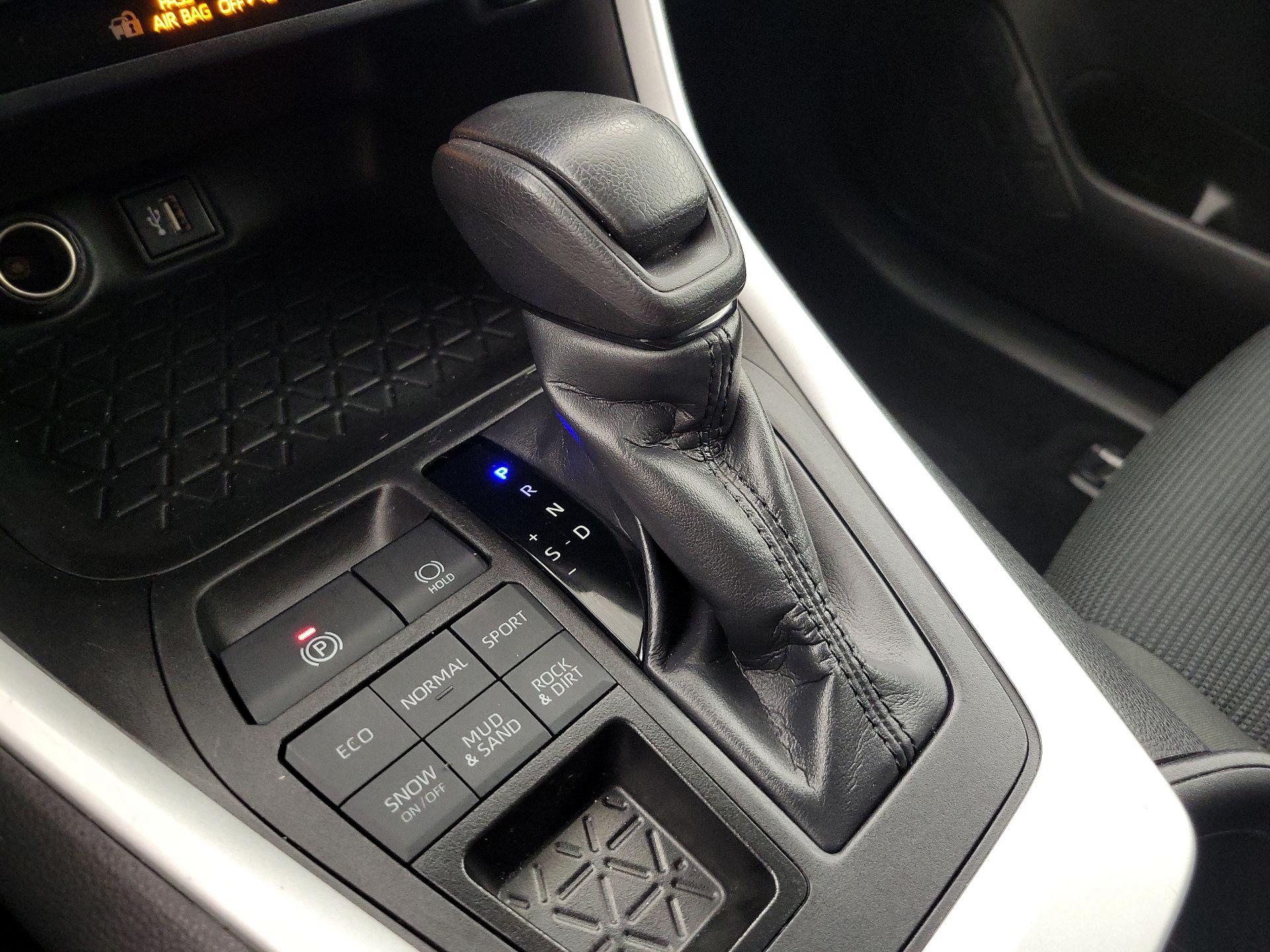 Thumbnail: 2024 Toyota RAV4 - 17