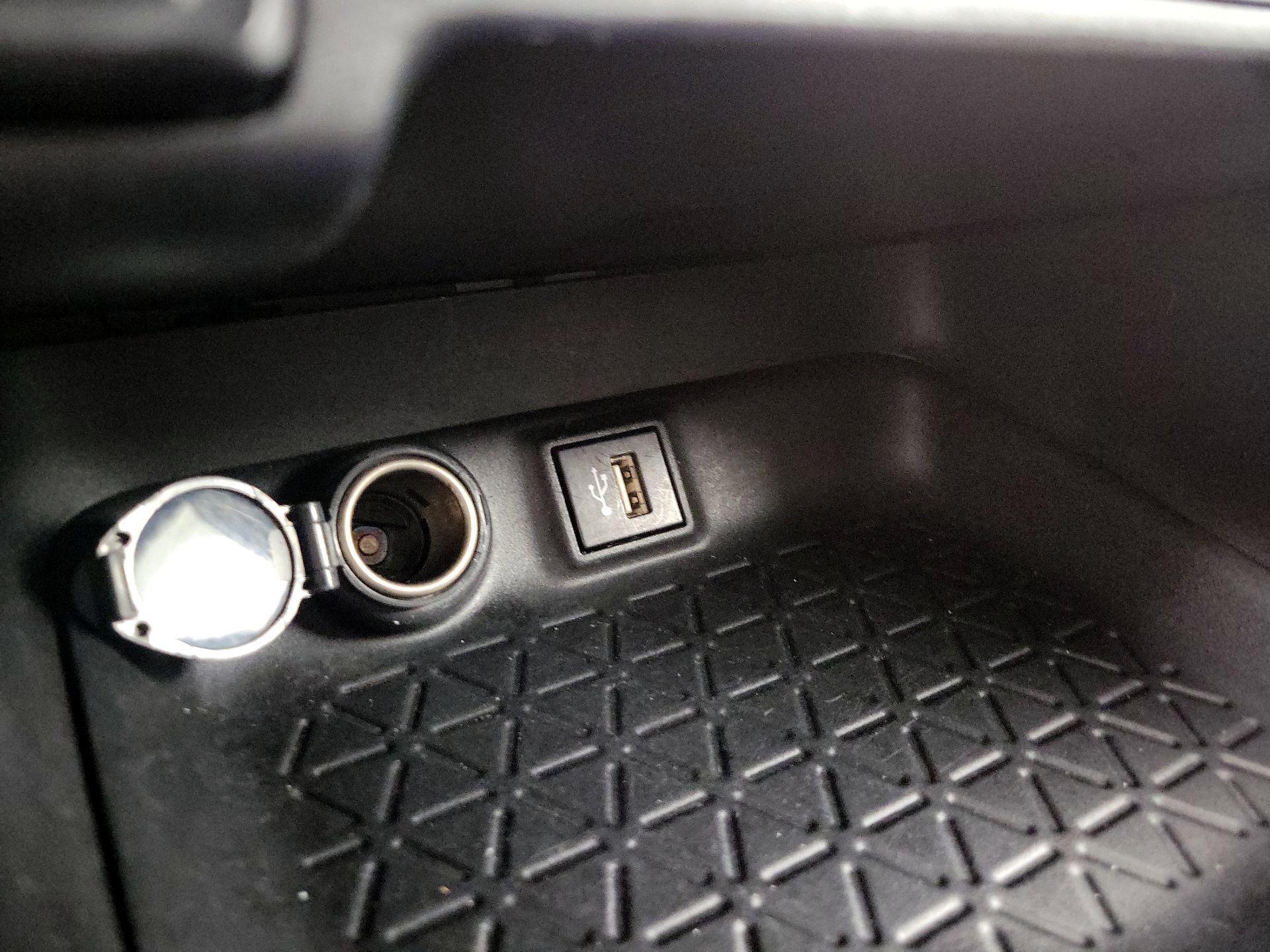 Thumbnail: 2024 Toyota RAV4 - 18