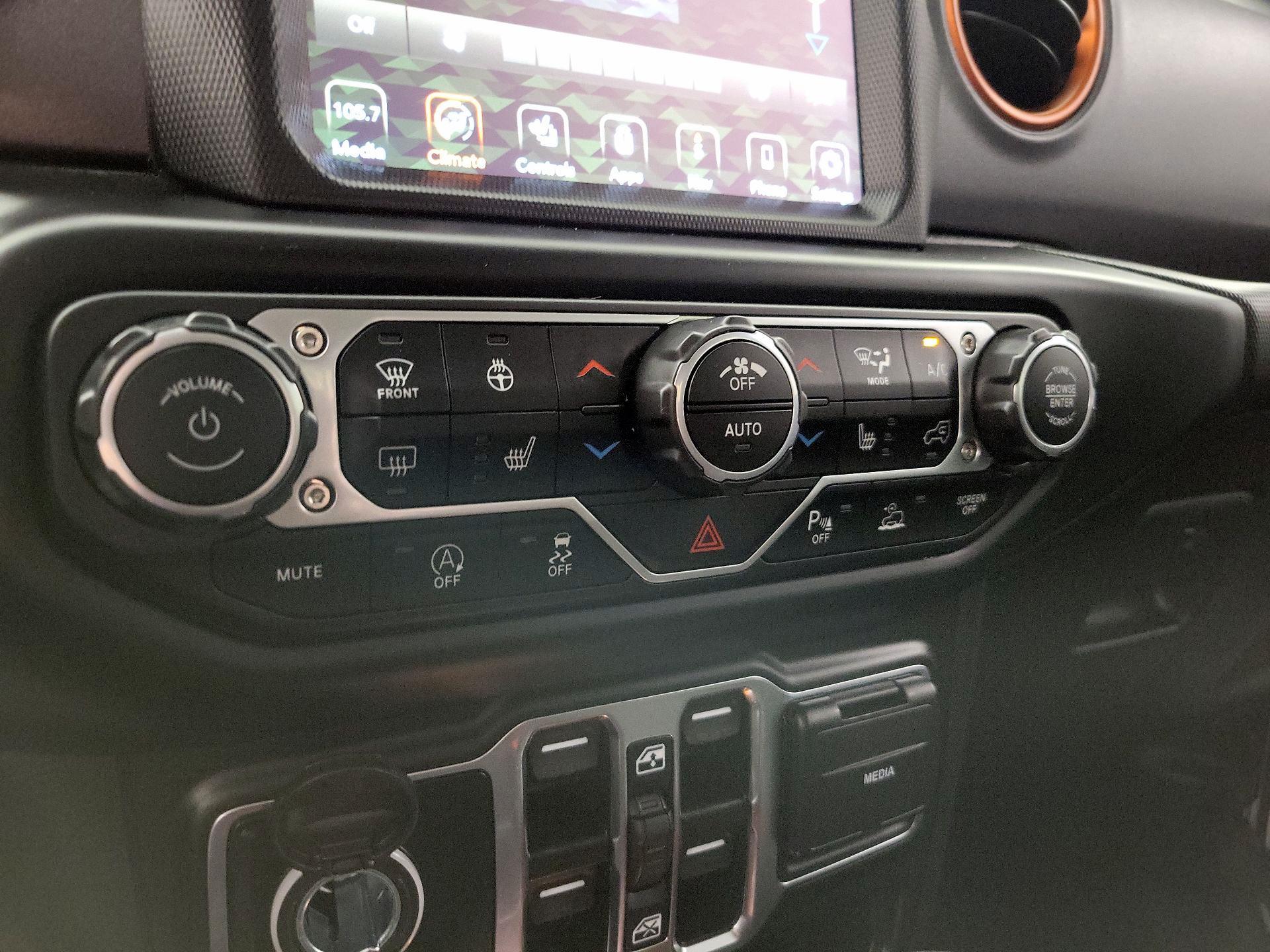 Thumbnail: 2023 Jeep Gladiator - 17