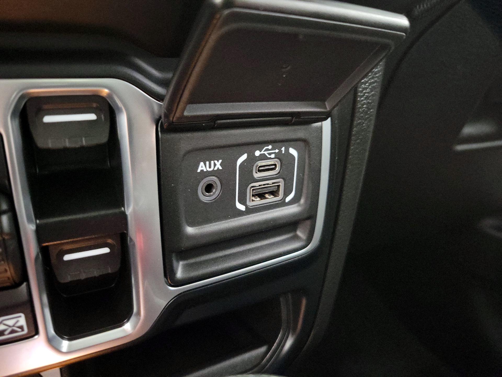 Thumbnail: 2023 Jeep Gladiator - 19