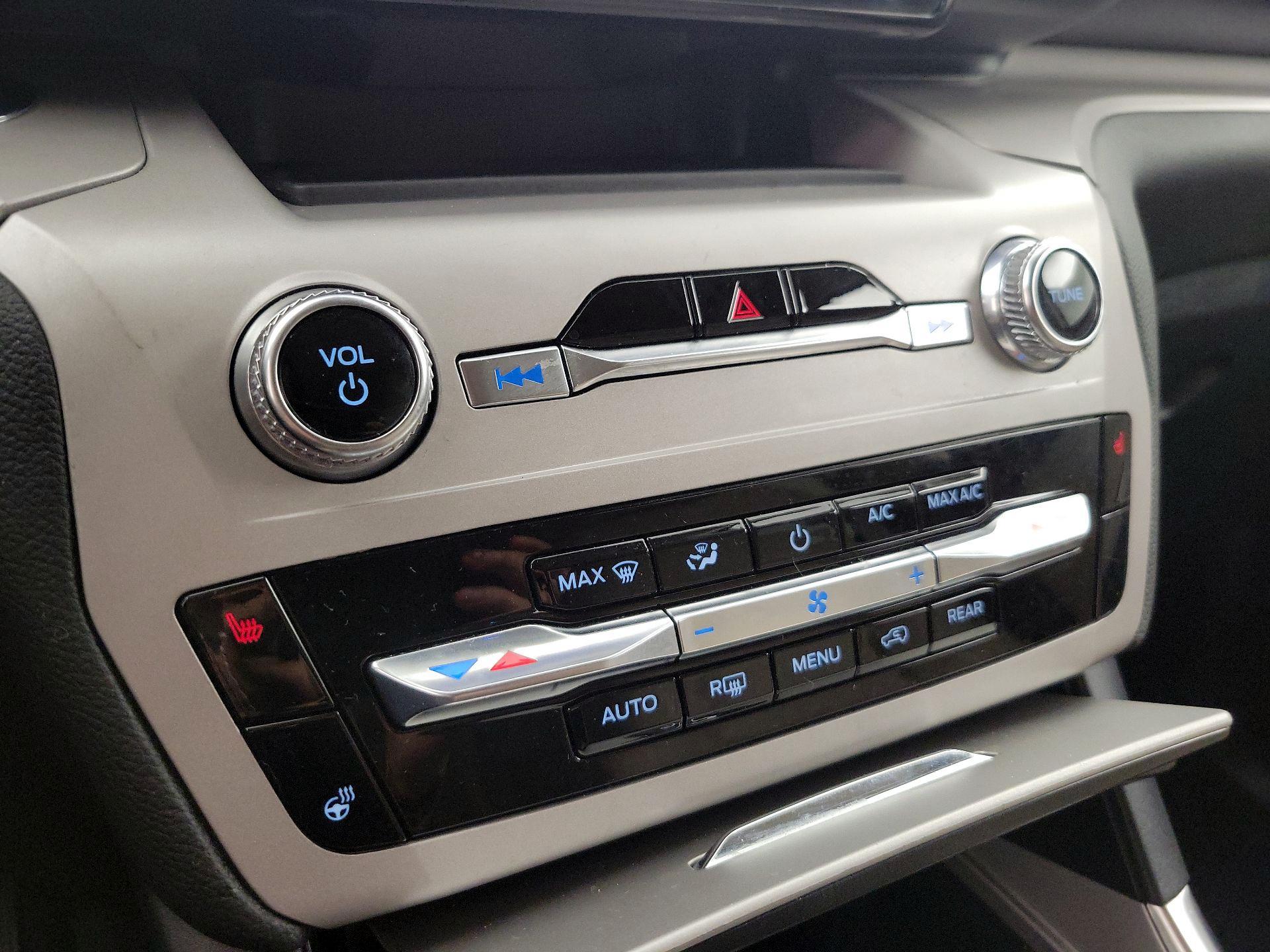 Thumbnail: 2024 Ford Explorer - 17