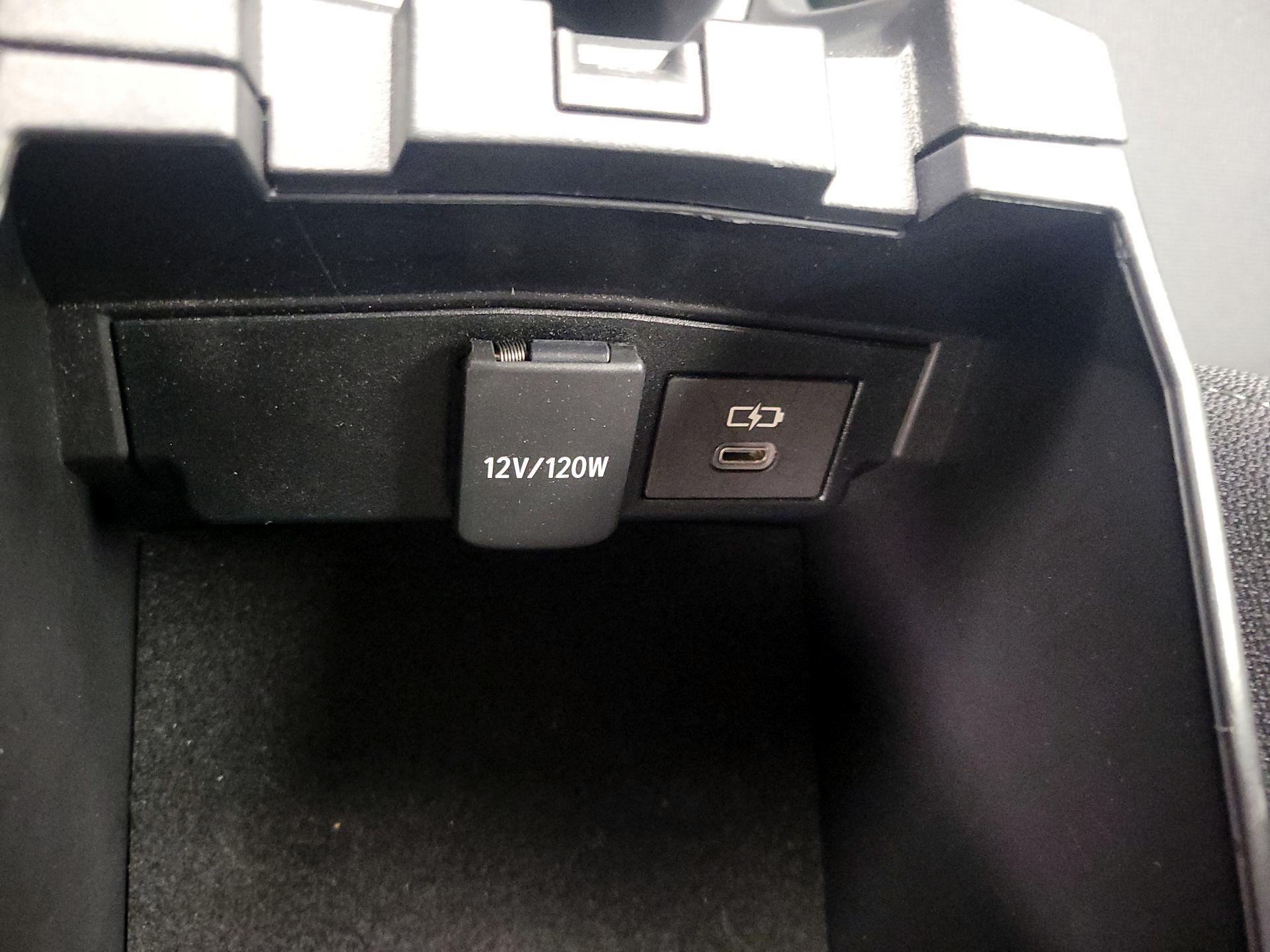 Thumbnail: 2025 Toyota Corolla - 18