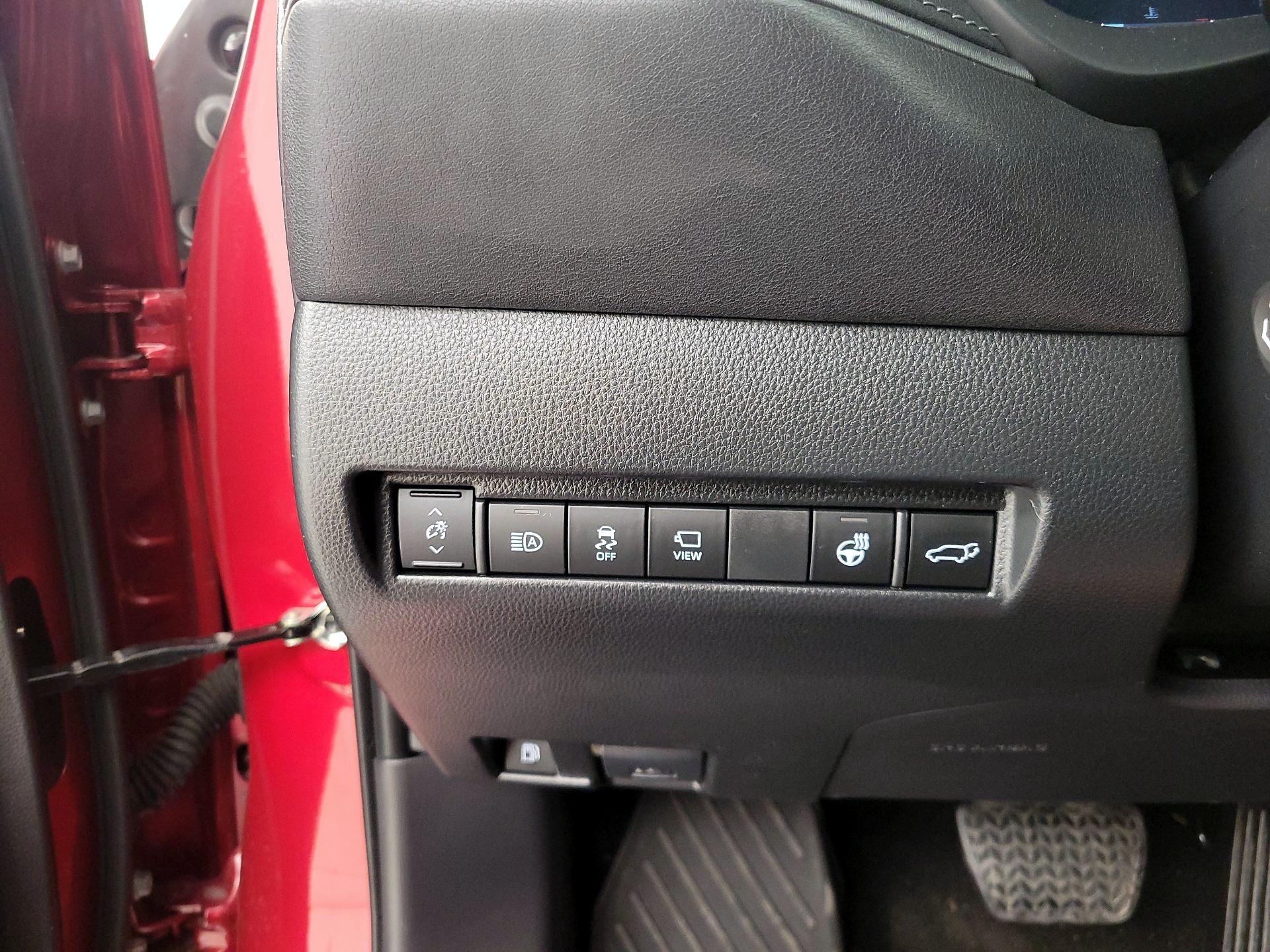 Thumbnail: 2024 Toyota Venza - 13