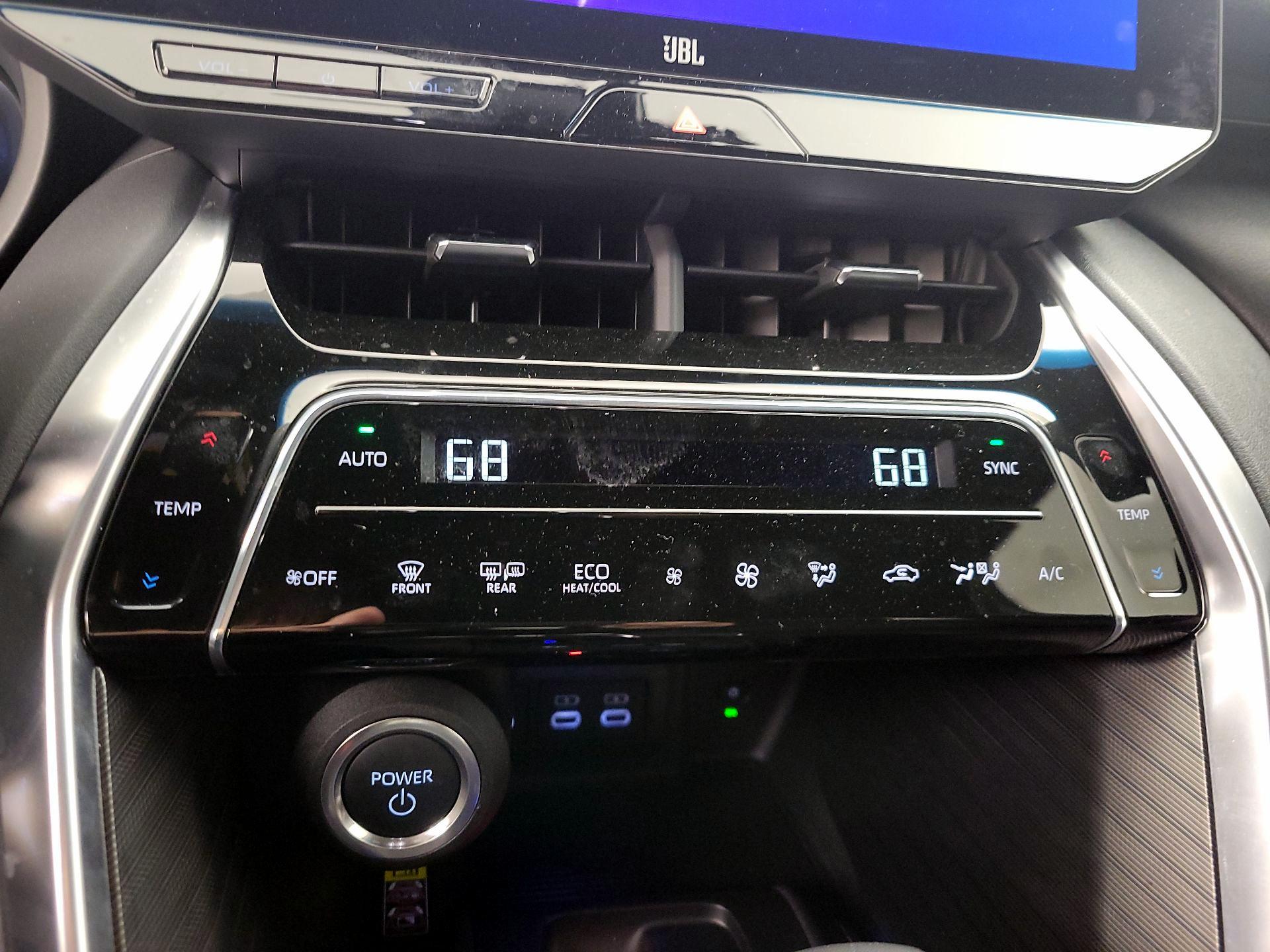 Thumbnail: 2024 Toyota Venza - 16