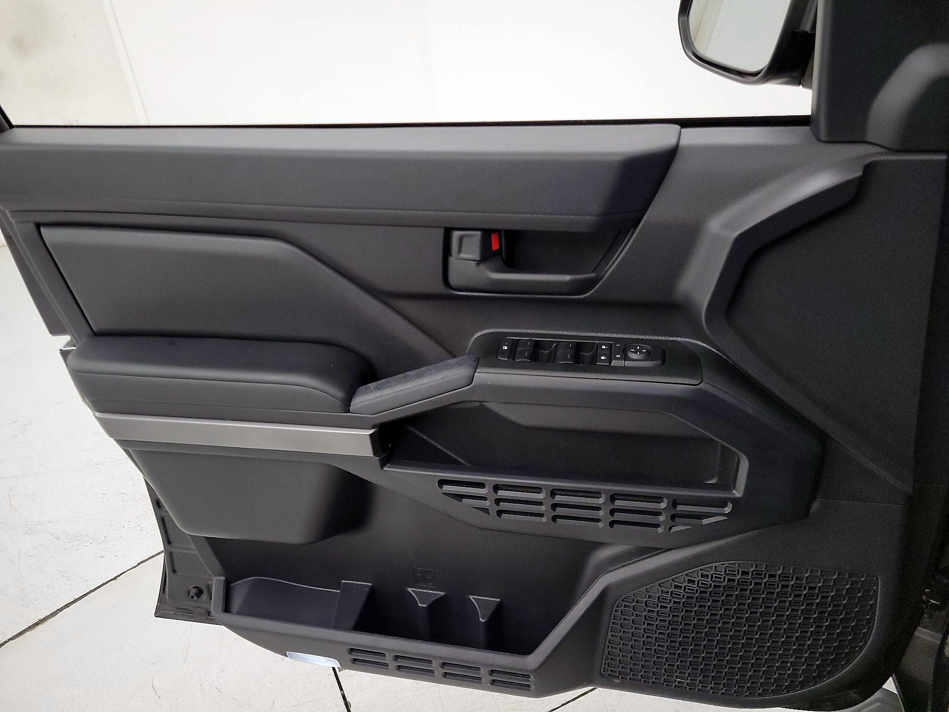 Thumbnail: 2025 Toyota 4Runner - 12