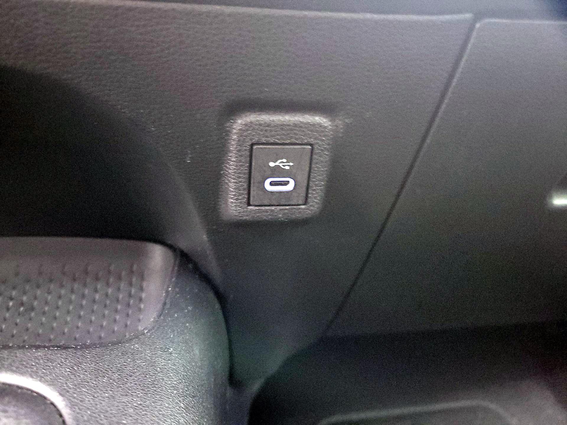 Thumbnail: 2025 Toyota Corolla - 18