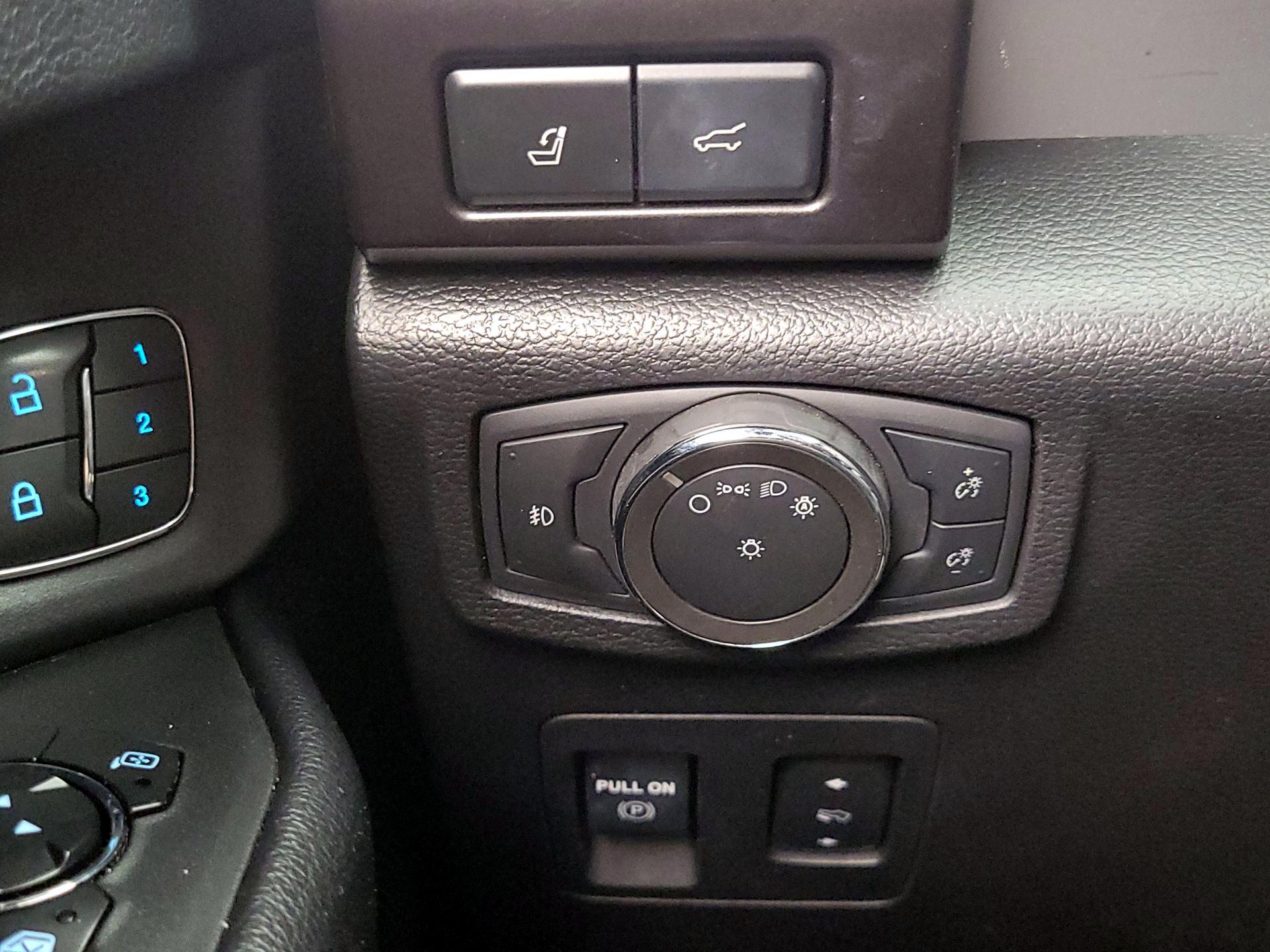 Thumbnail: 2020 Ford Expedition - 13