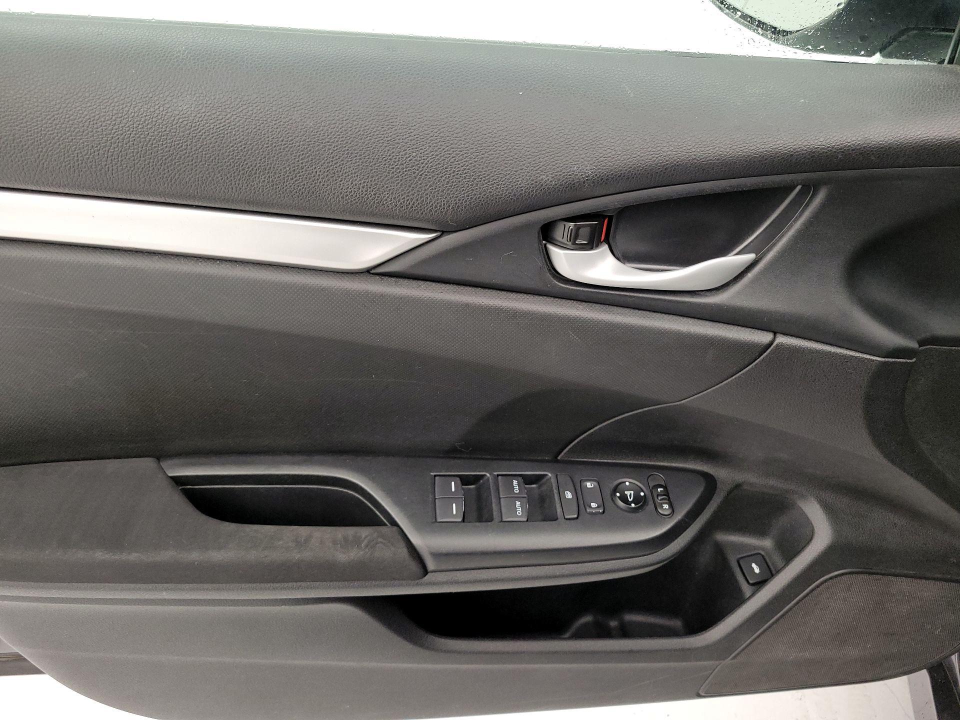 Thumbnail: 2017 Honda Civic - 12