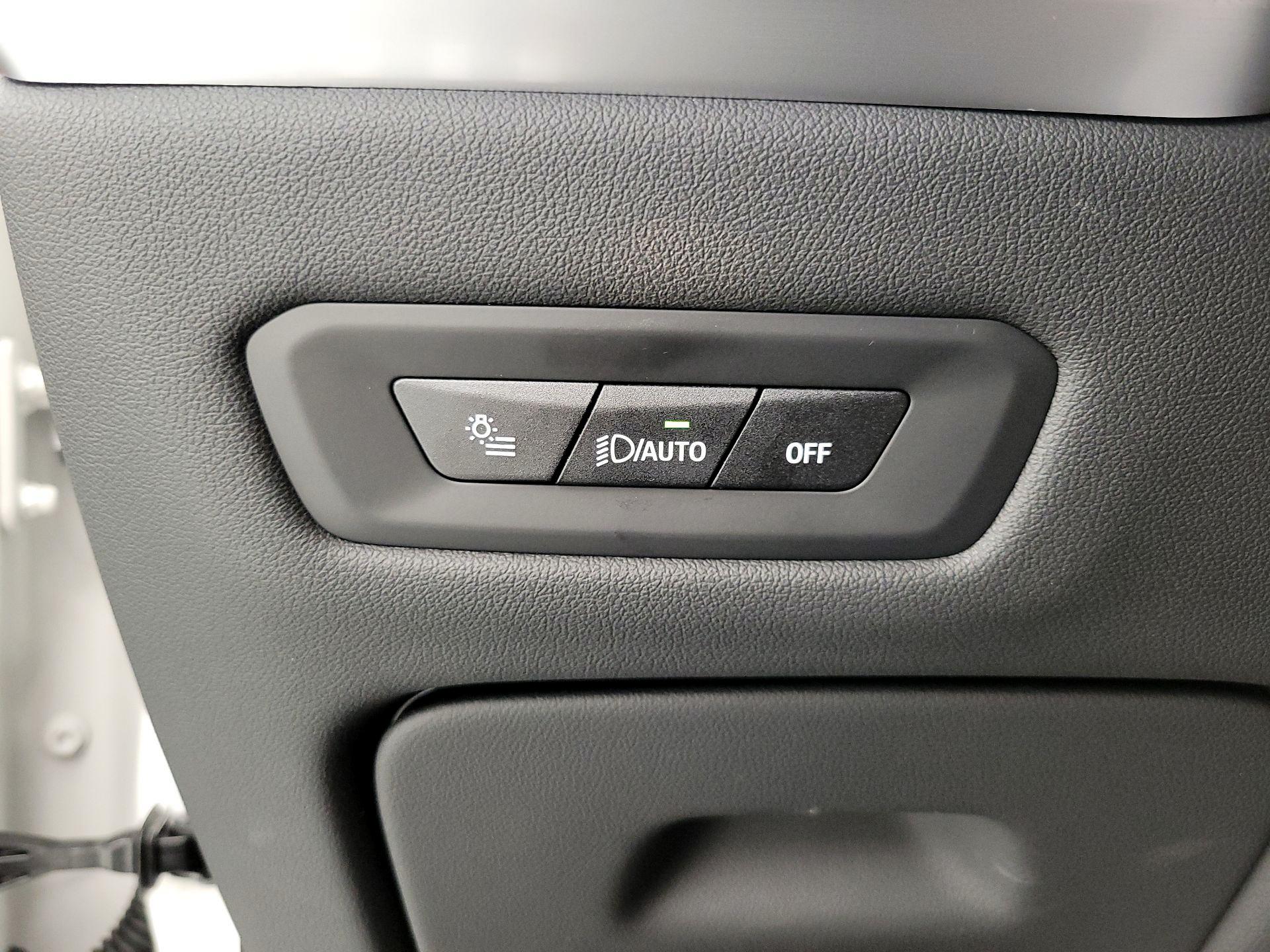 Thumbnail: 2025 BMW X5 - 13