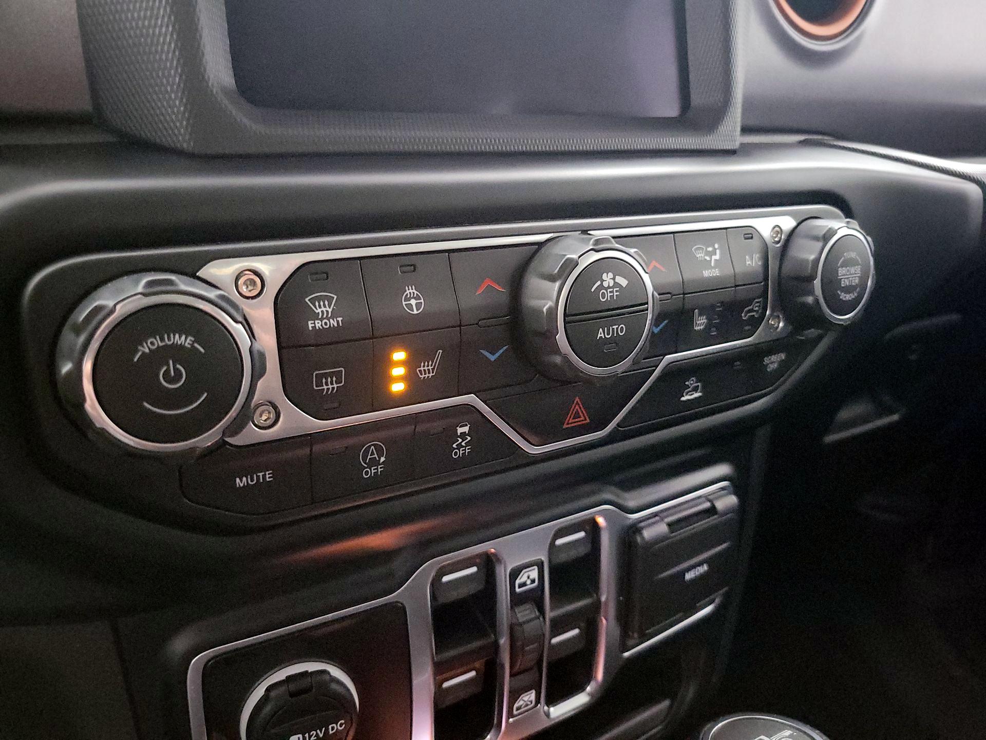 Thumbnail: 2023 Jeep Gladiator - 17