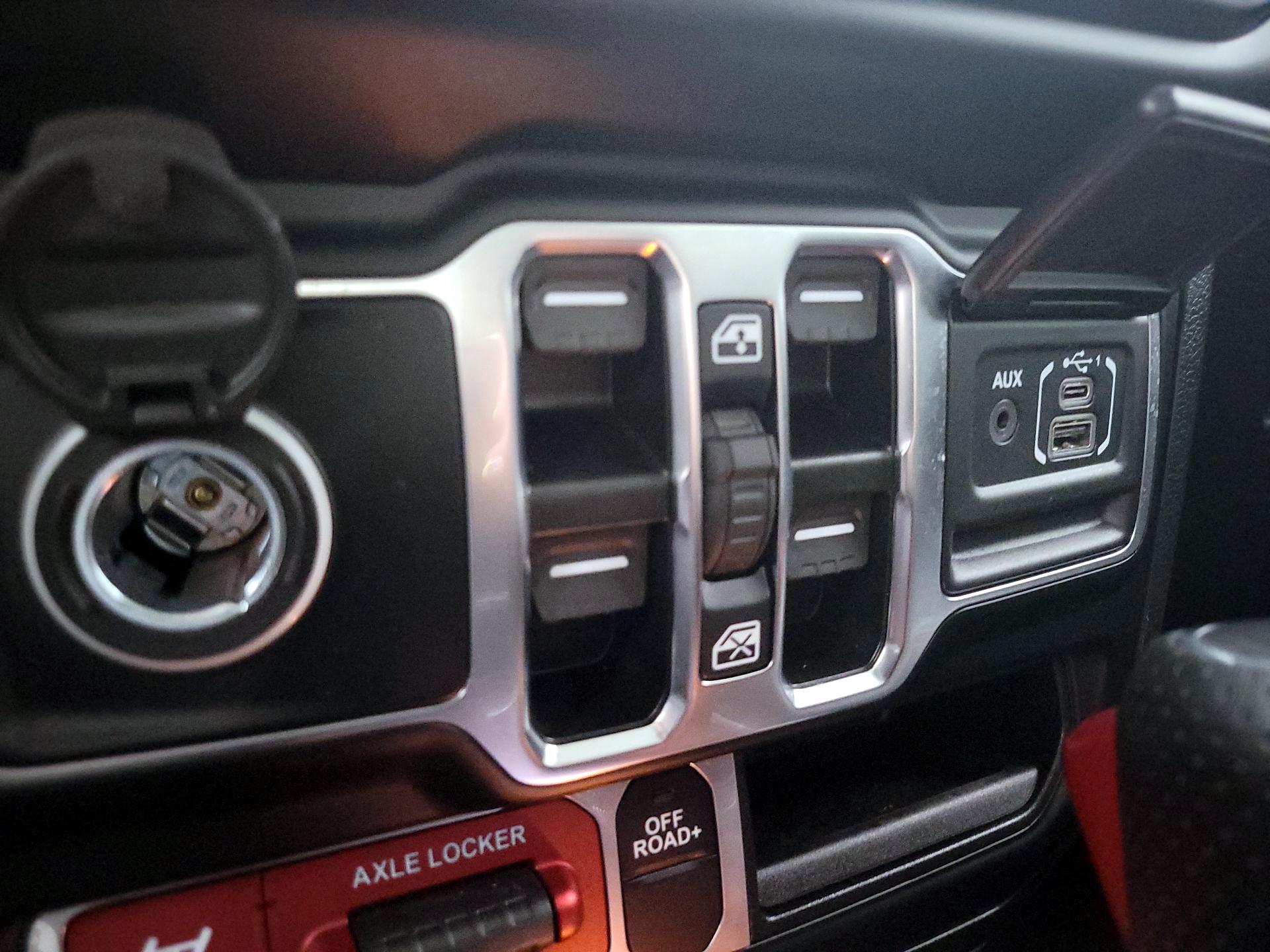 Thumbnail: 2023 Jeep Gladiator - 19