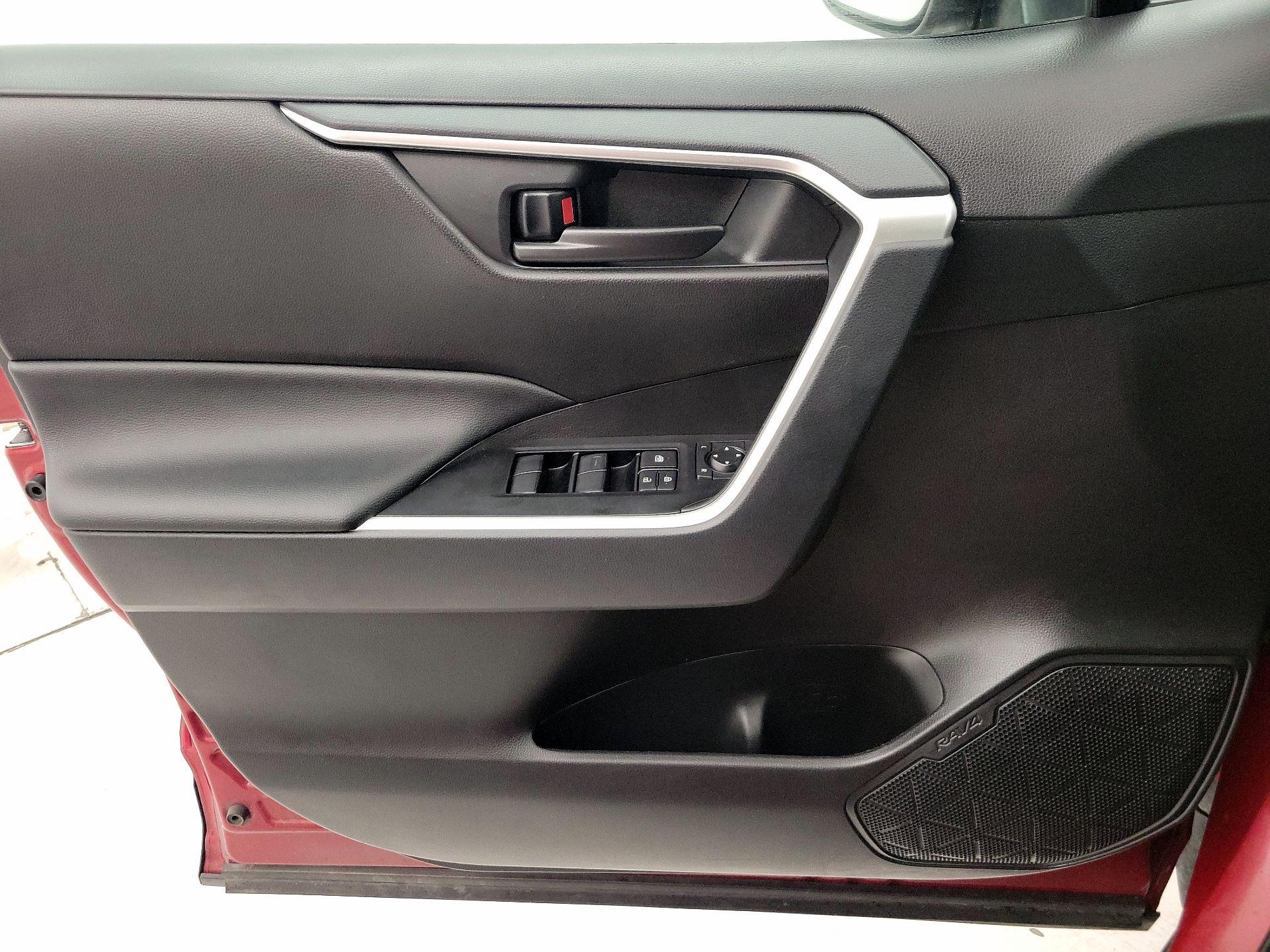 Thumbnail: 2025 Toyota RAV4 - 12