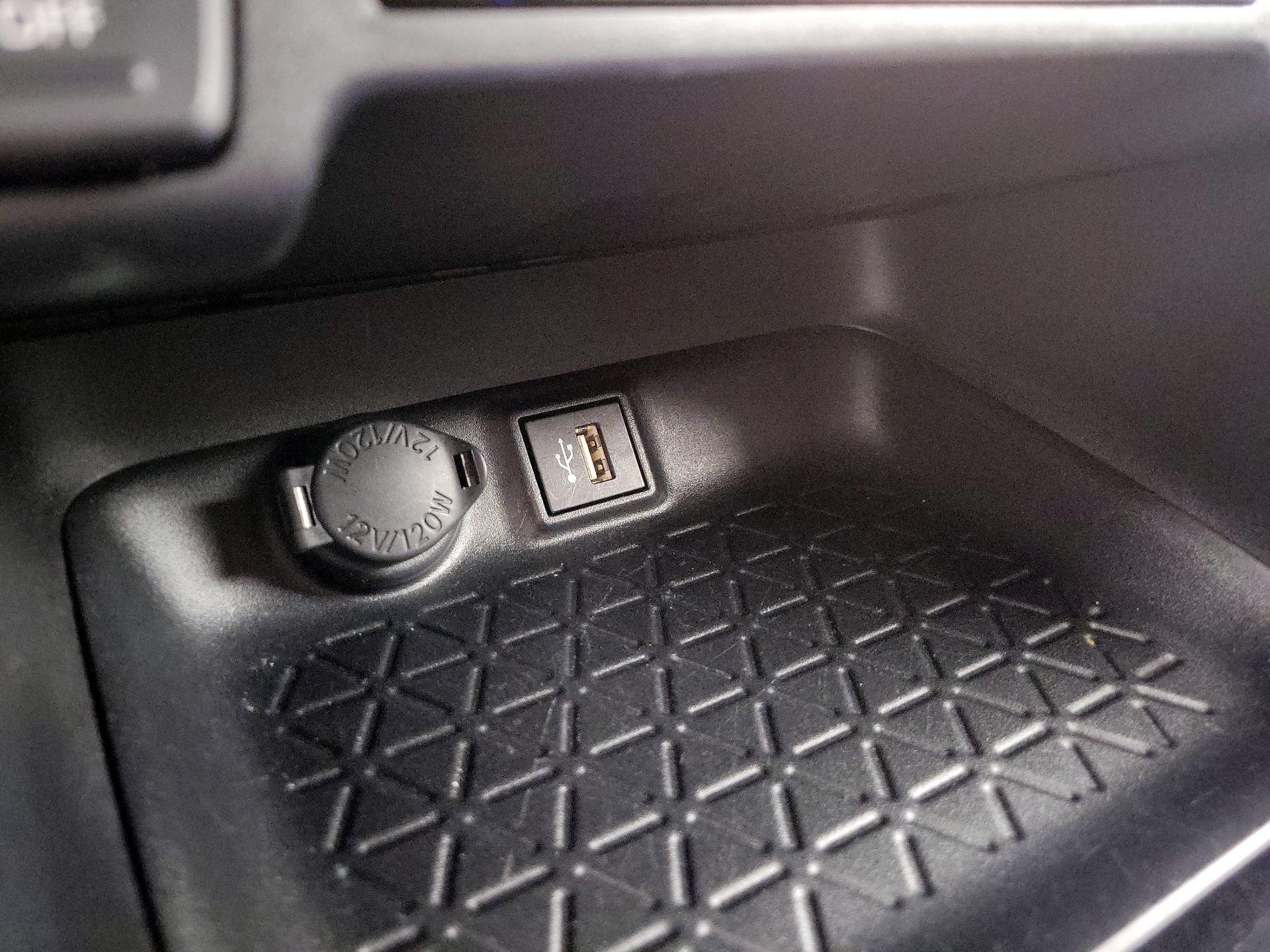 Thumbnail: 2025 Toyota RAV4 - 18