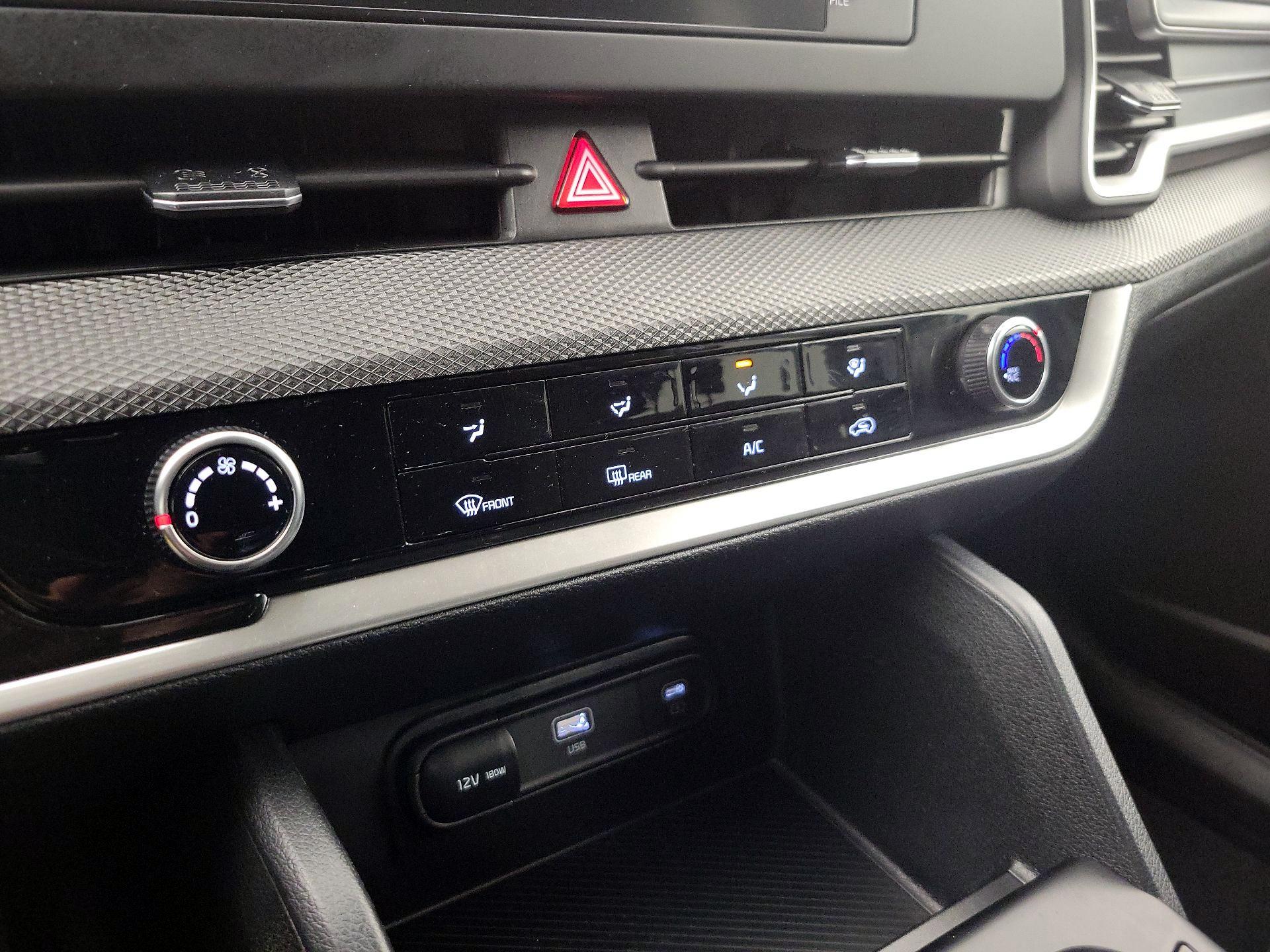 Thumbnail: 2024 Kia Sportage - 16