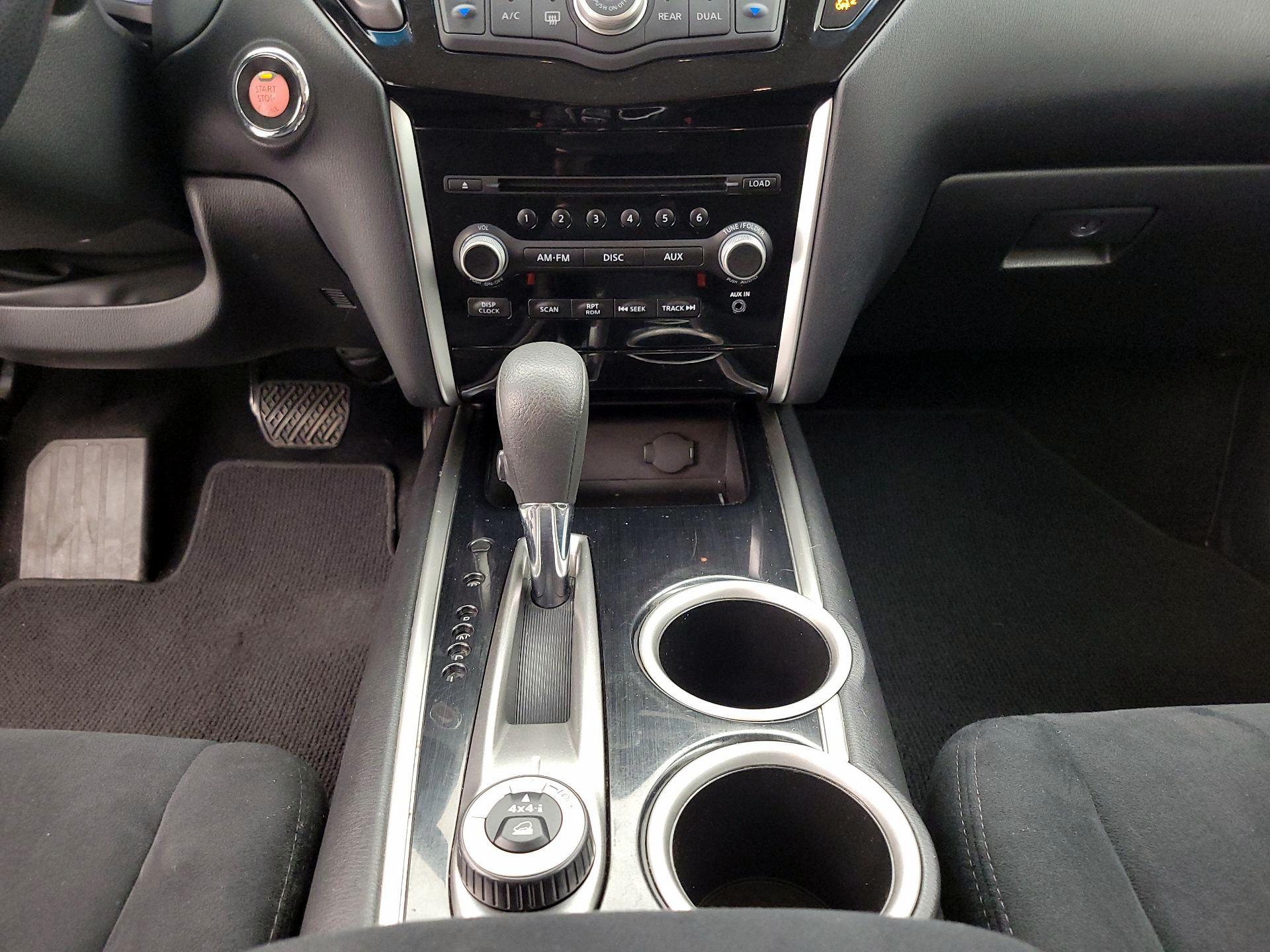 Thumbnail: 2015 Nissan Pathfinder - 16