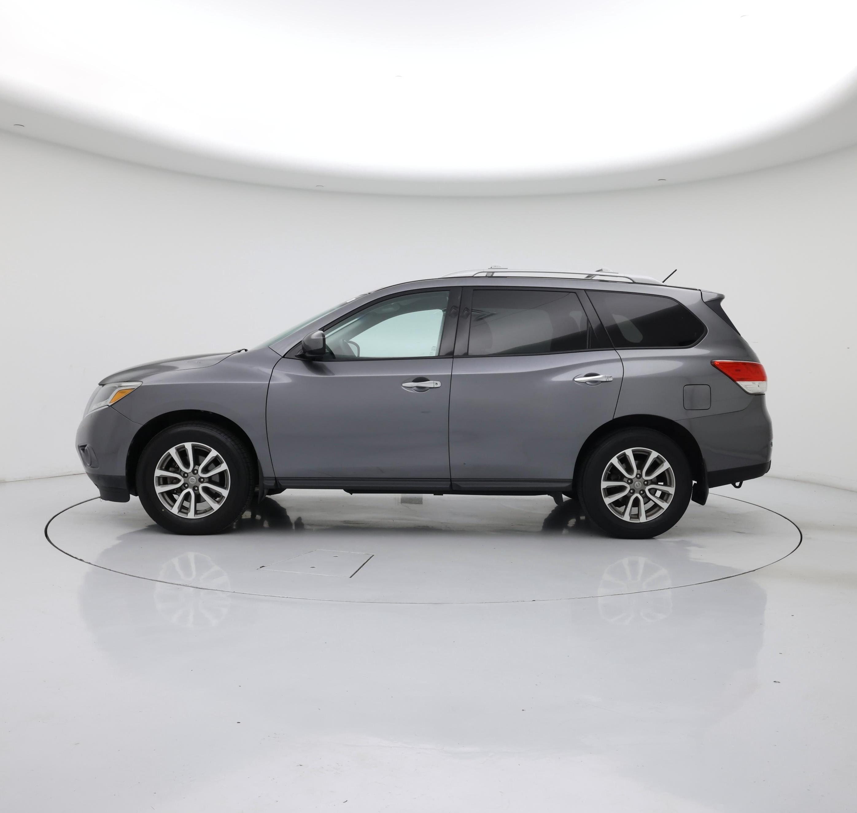 Thumbnail: 2015 Nissan Pathfinder - 3