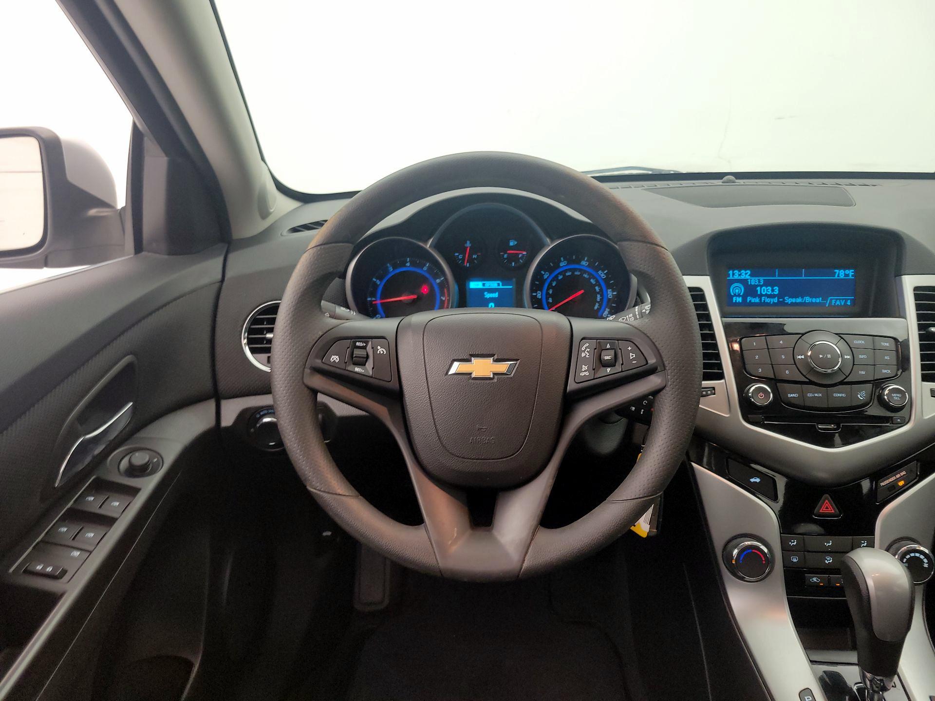 Thumbnail: 2015 Chevrolet Cruze - 10