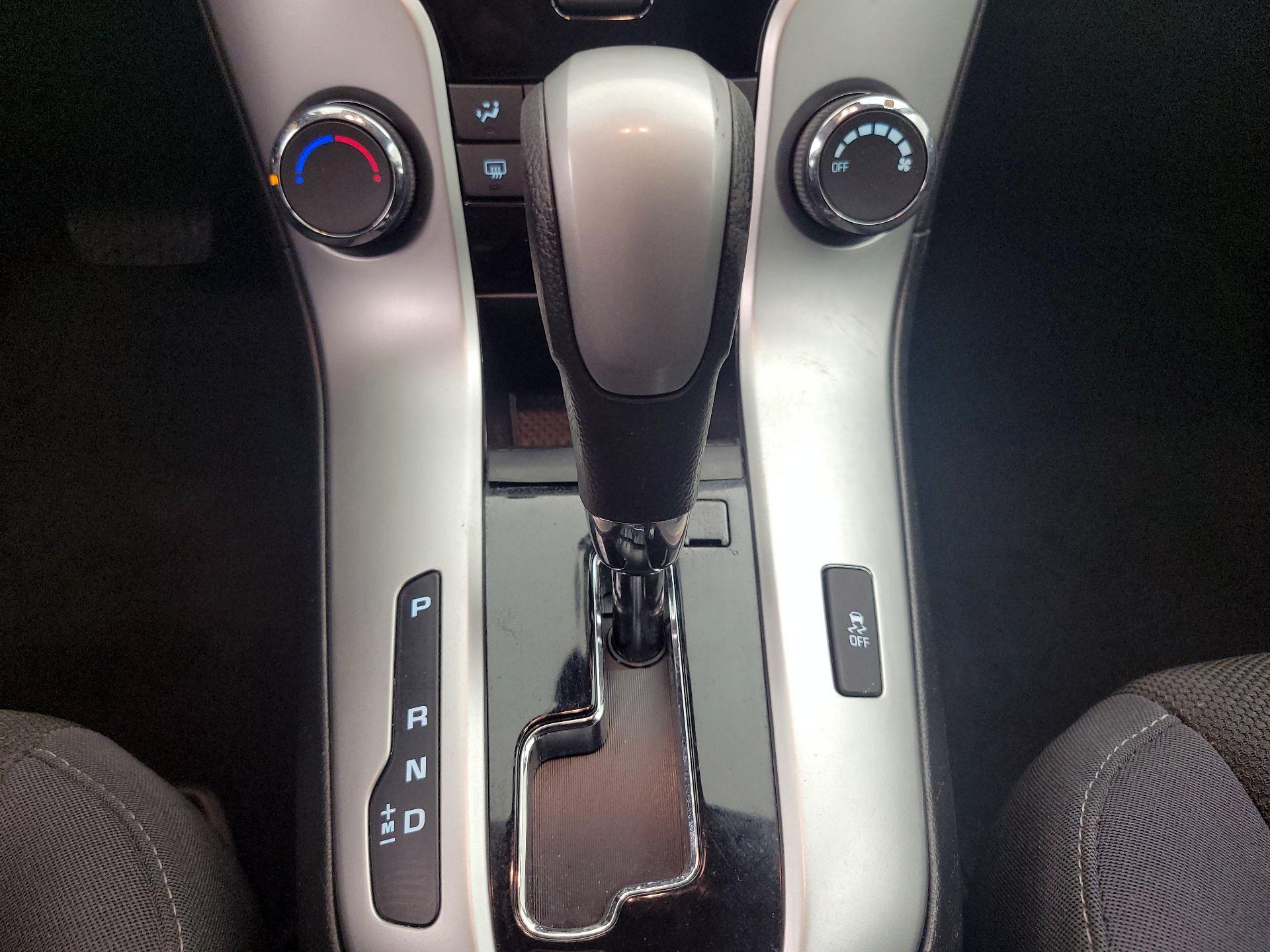 Thumbnail: 2015 Chevrolet Cruze - 16