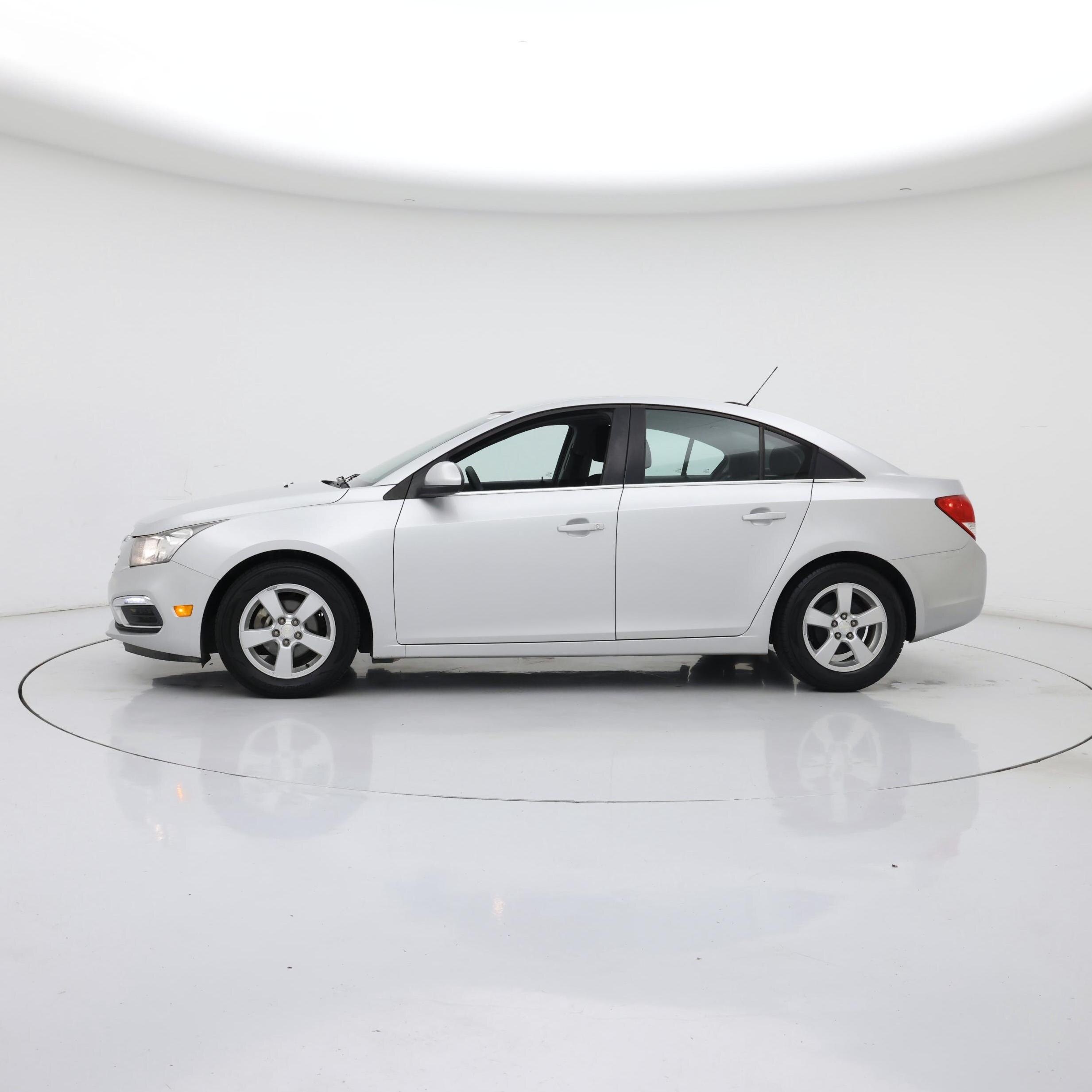 Thumbnail: 2015 Chevrolet Cruze - 3