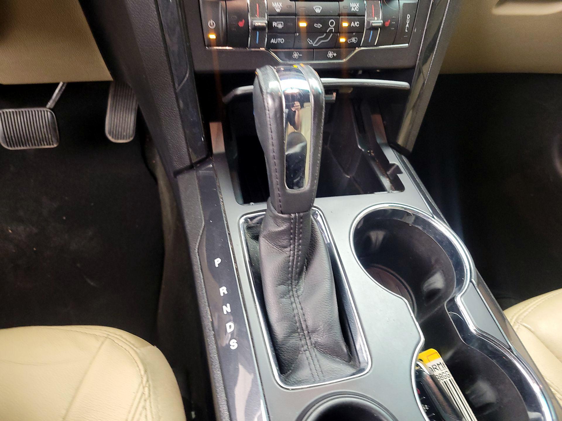 Thumbnail: 2016 Ford Explorer - 17