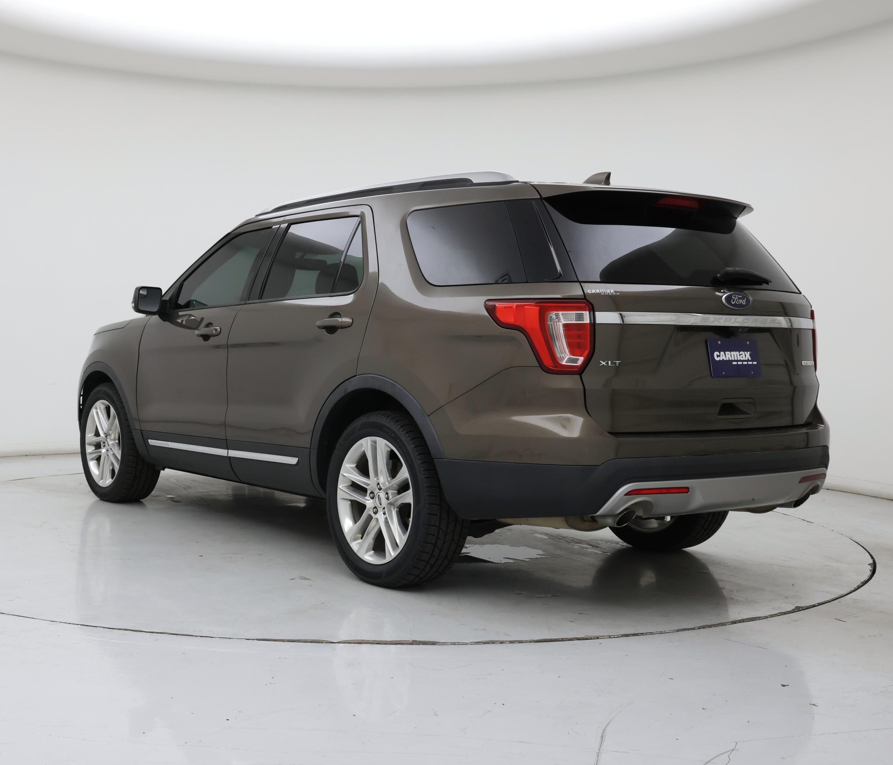 Thumbnail: 2016 Ford Explorer - 2