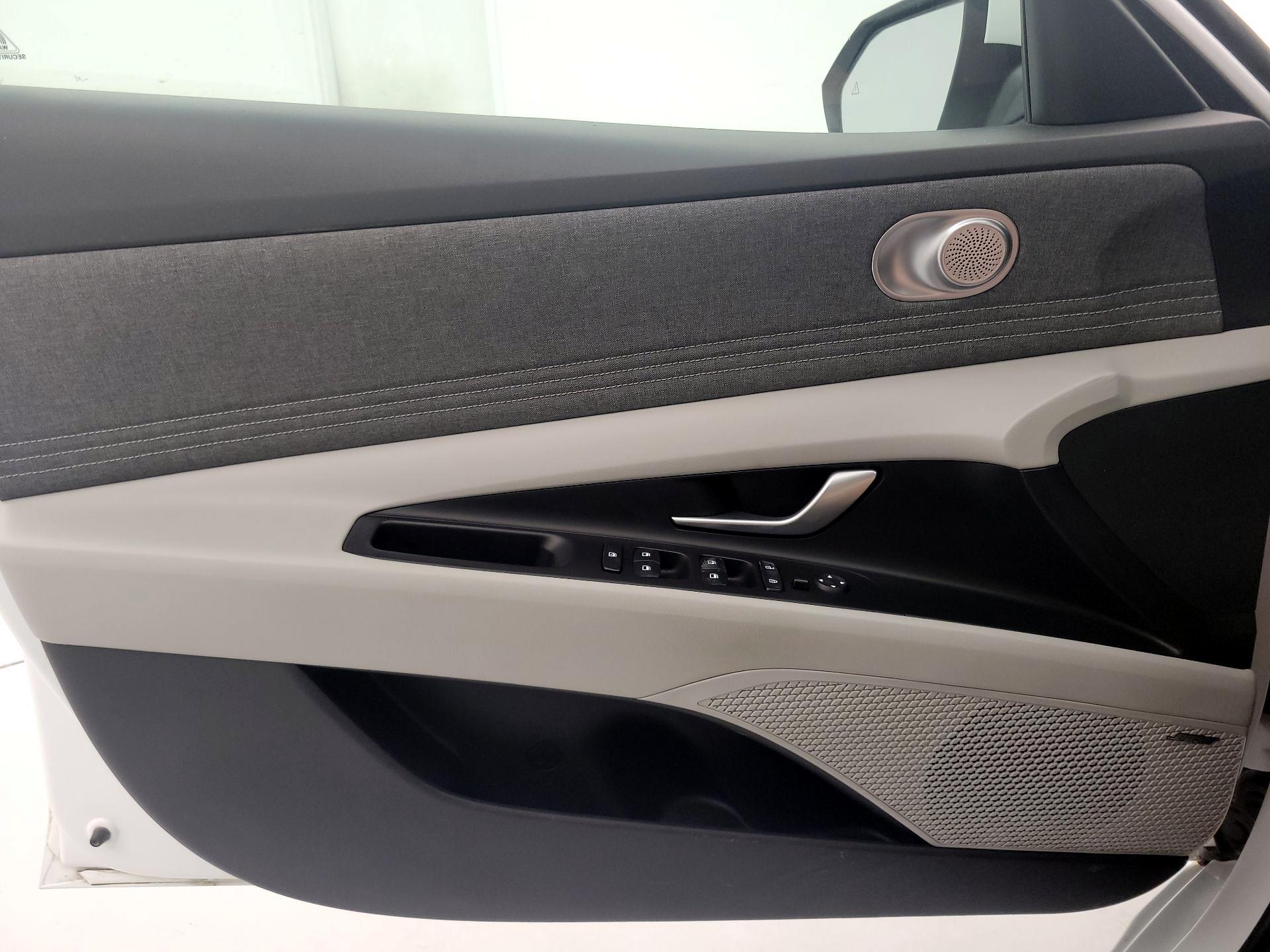 Thumbnail: 2023 Hyundai Elantra - 12