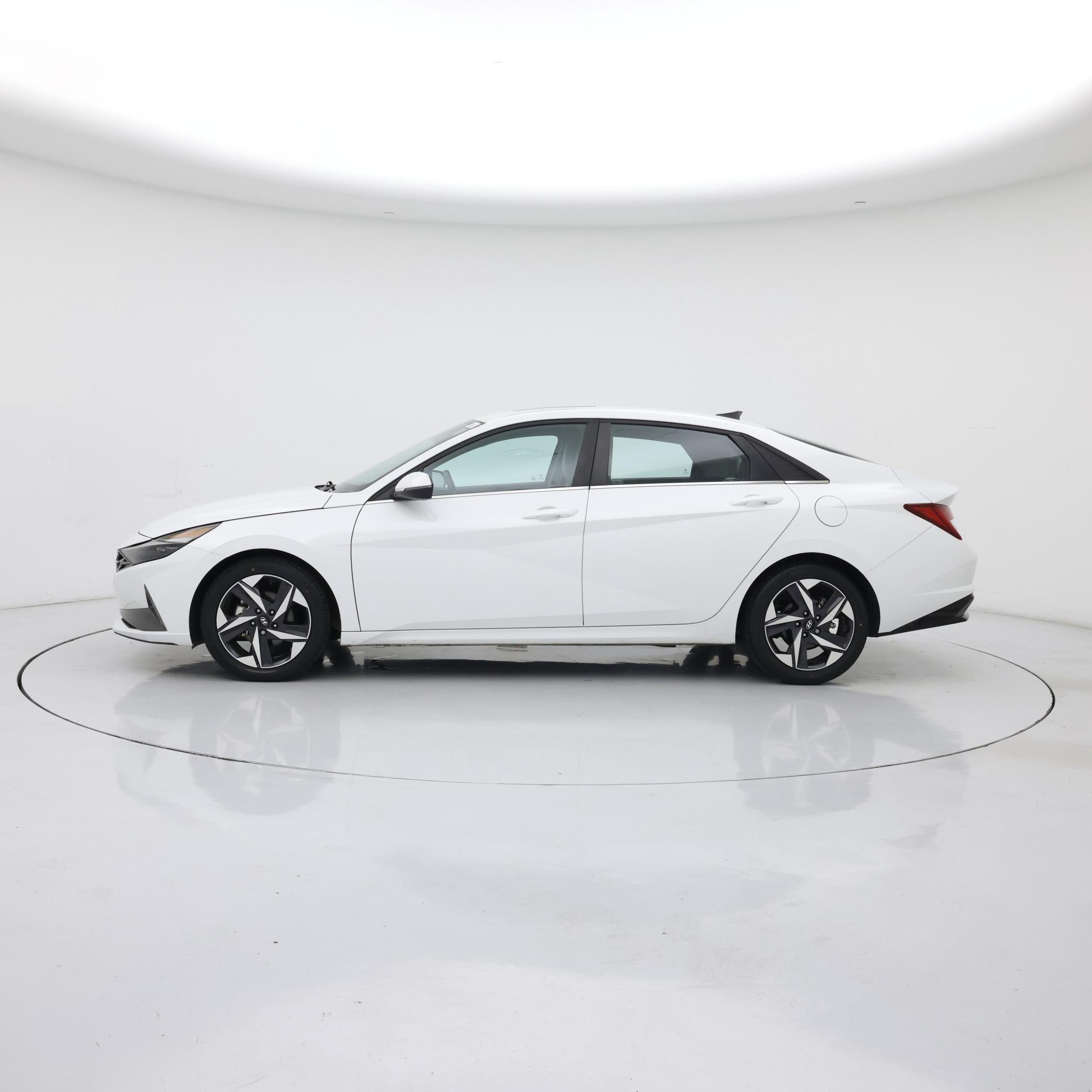 Thumbnail: 2023 Hyundai Elantra - 3