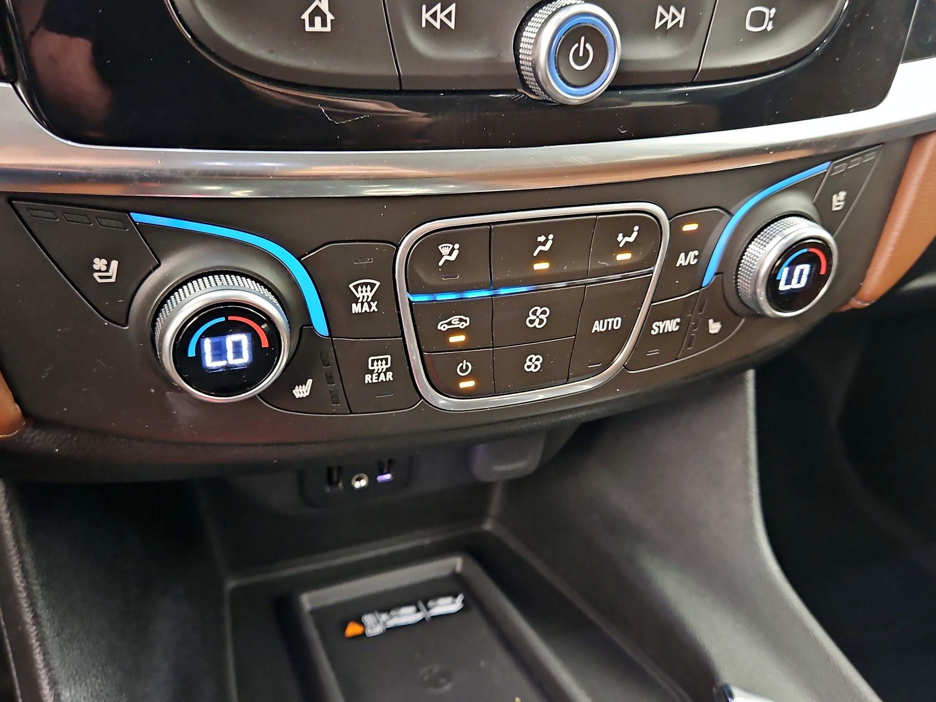 Thumbnail: 2018 Chevrolet Traverse - 17